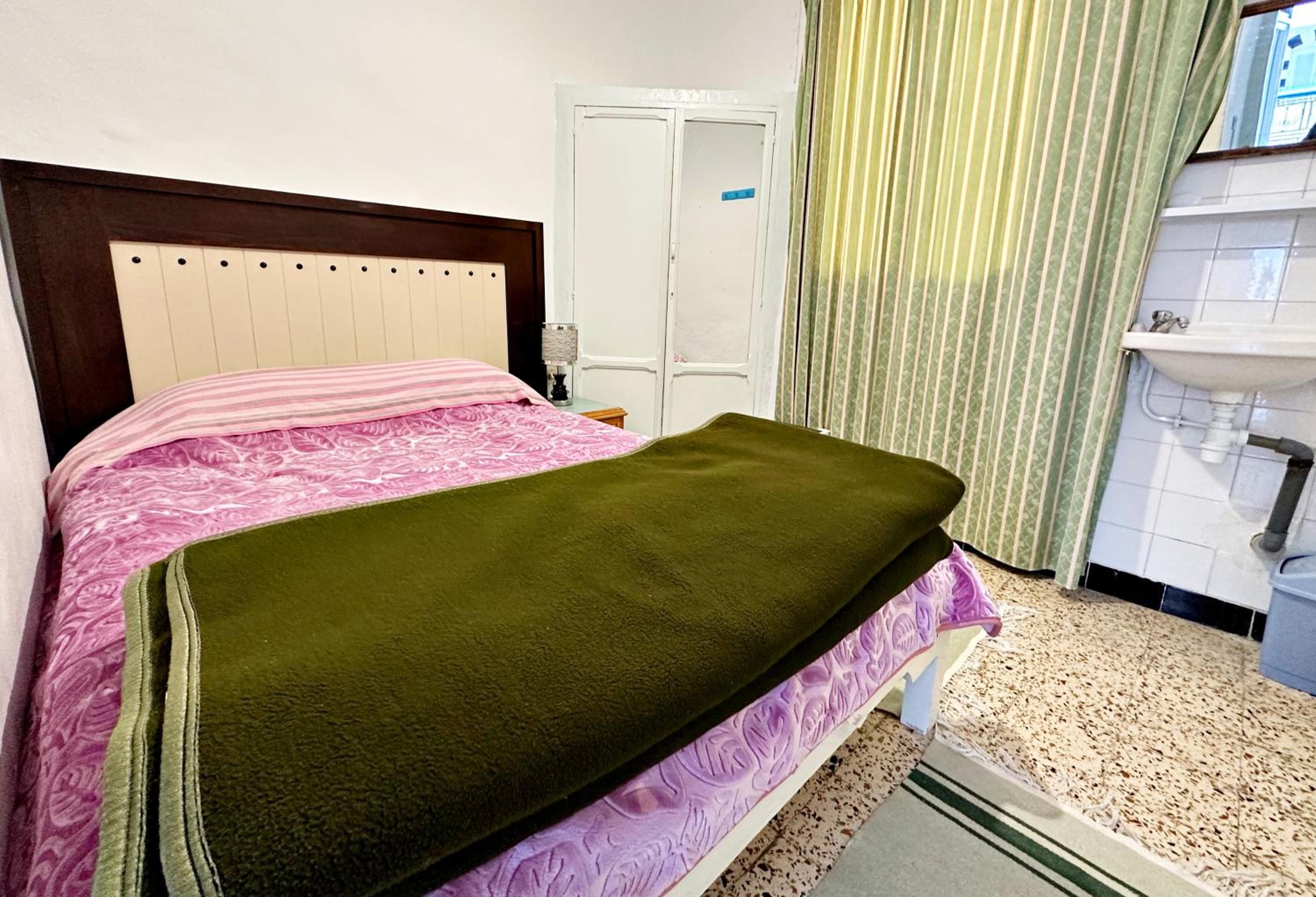 Double or Twin Room with Shared Bathroom photo 1