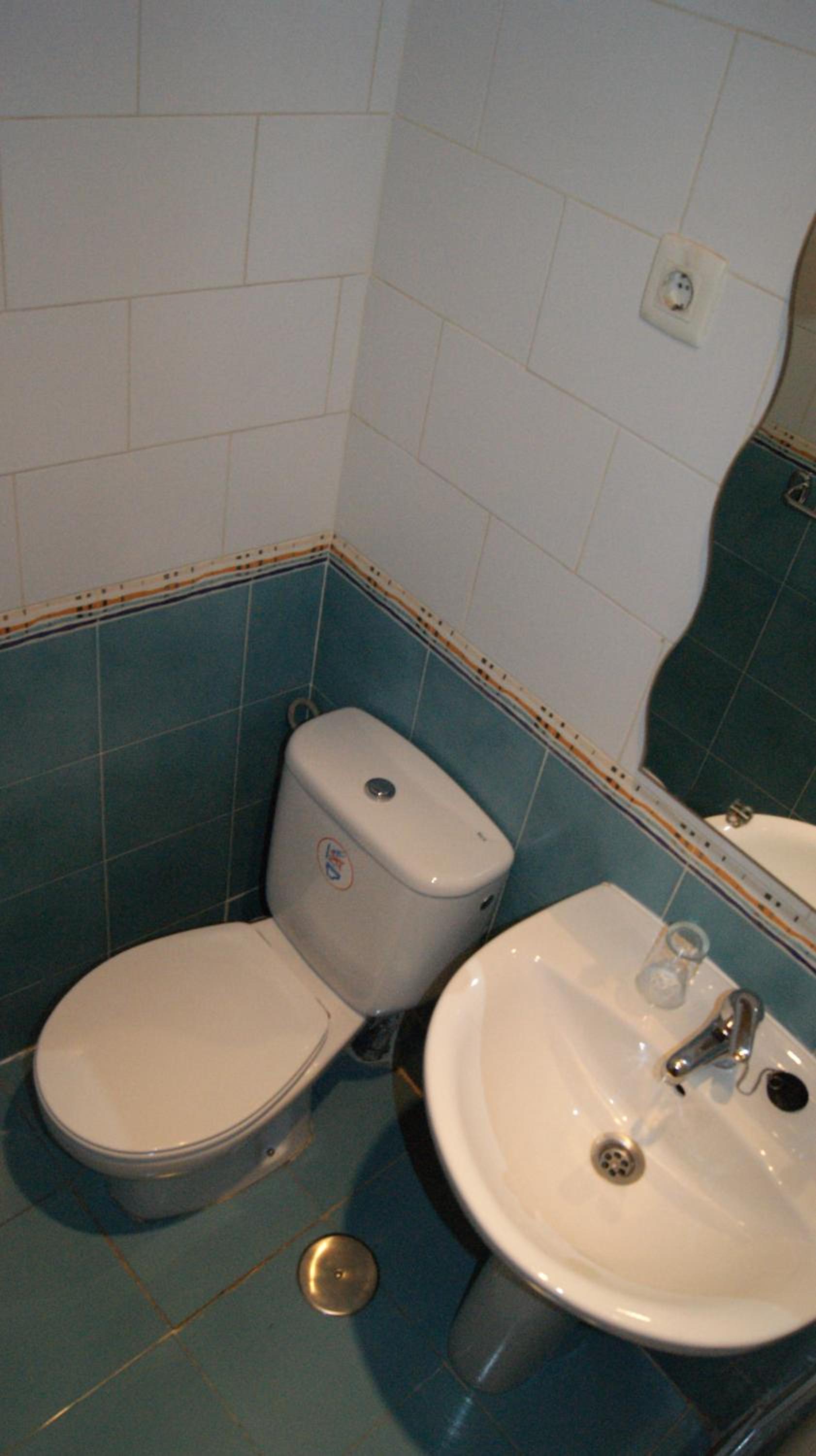 Economy Double Room with Private Bathroom - Photo 7