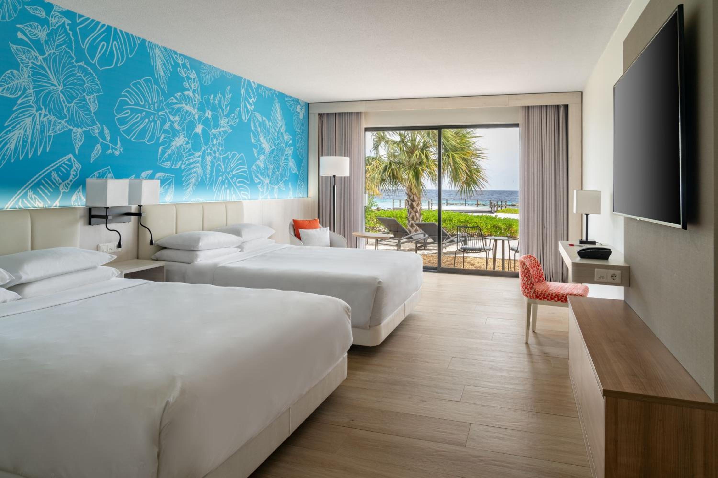 Queen Room with Two Queen Beds - Ocean Front - Photo 8