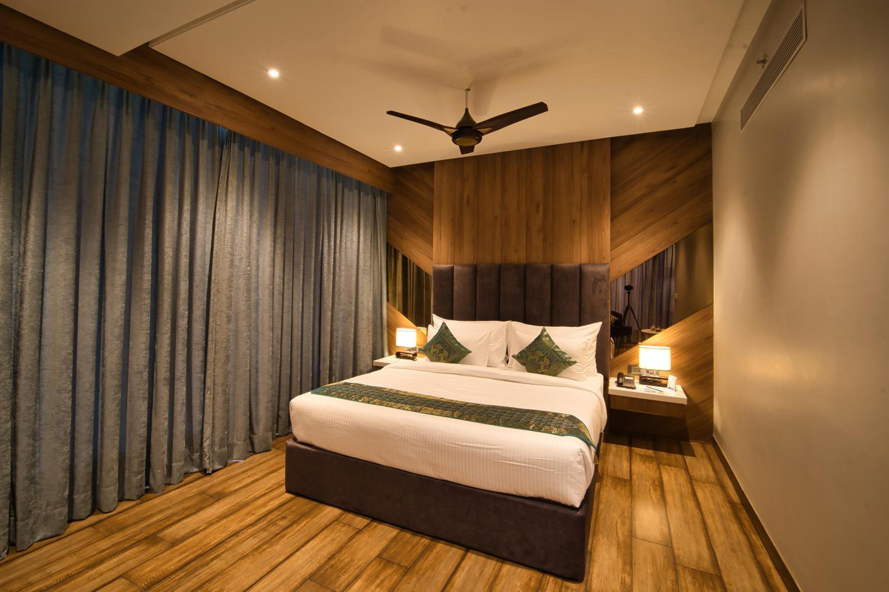 Privilege Suite - Photo 3