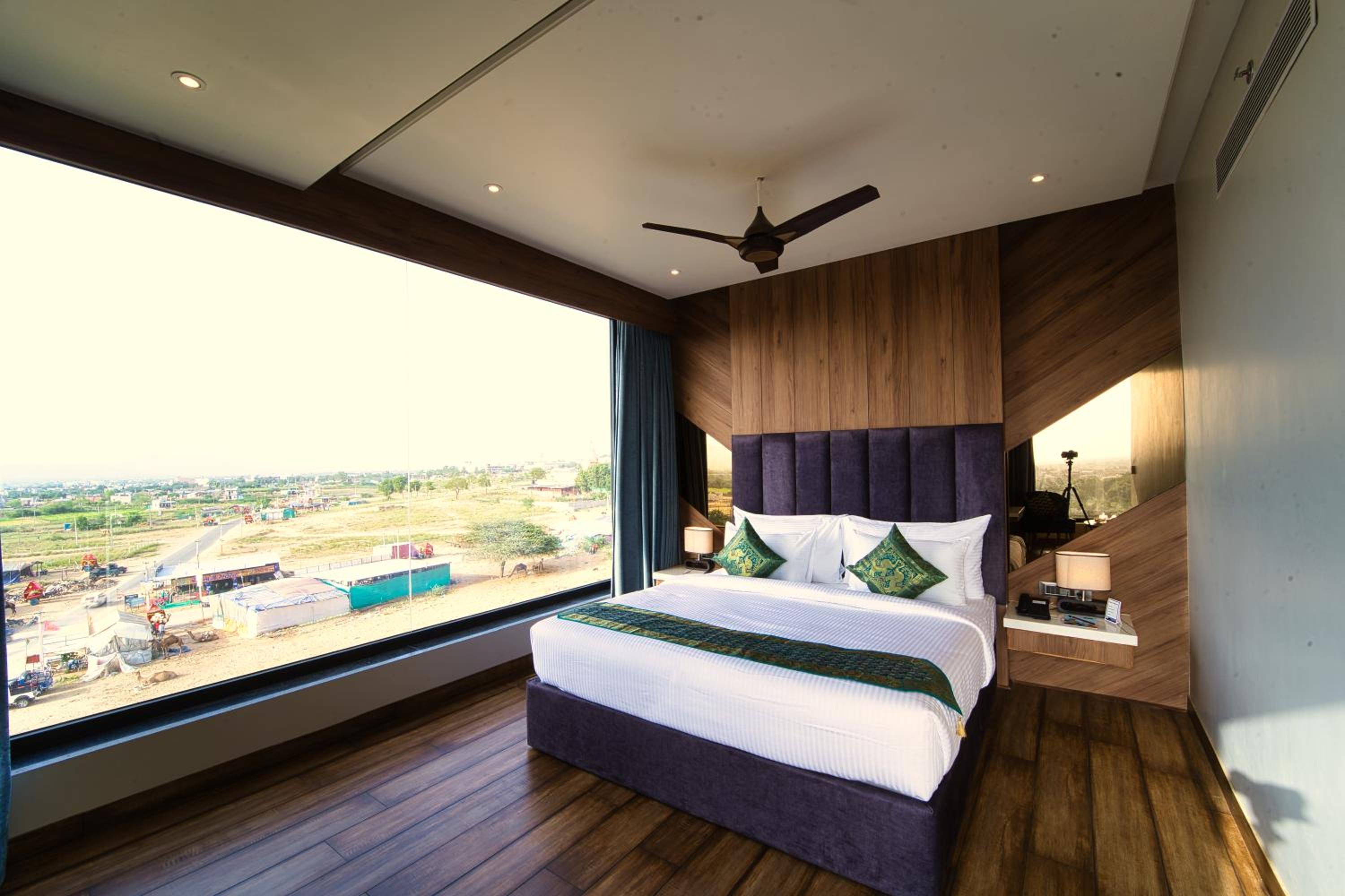 Privilege Suite - Photo 2