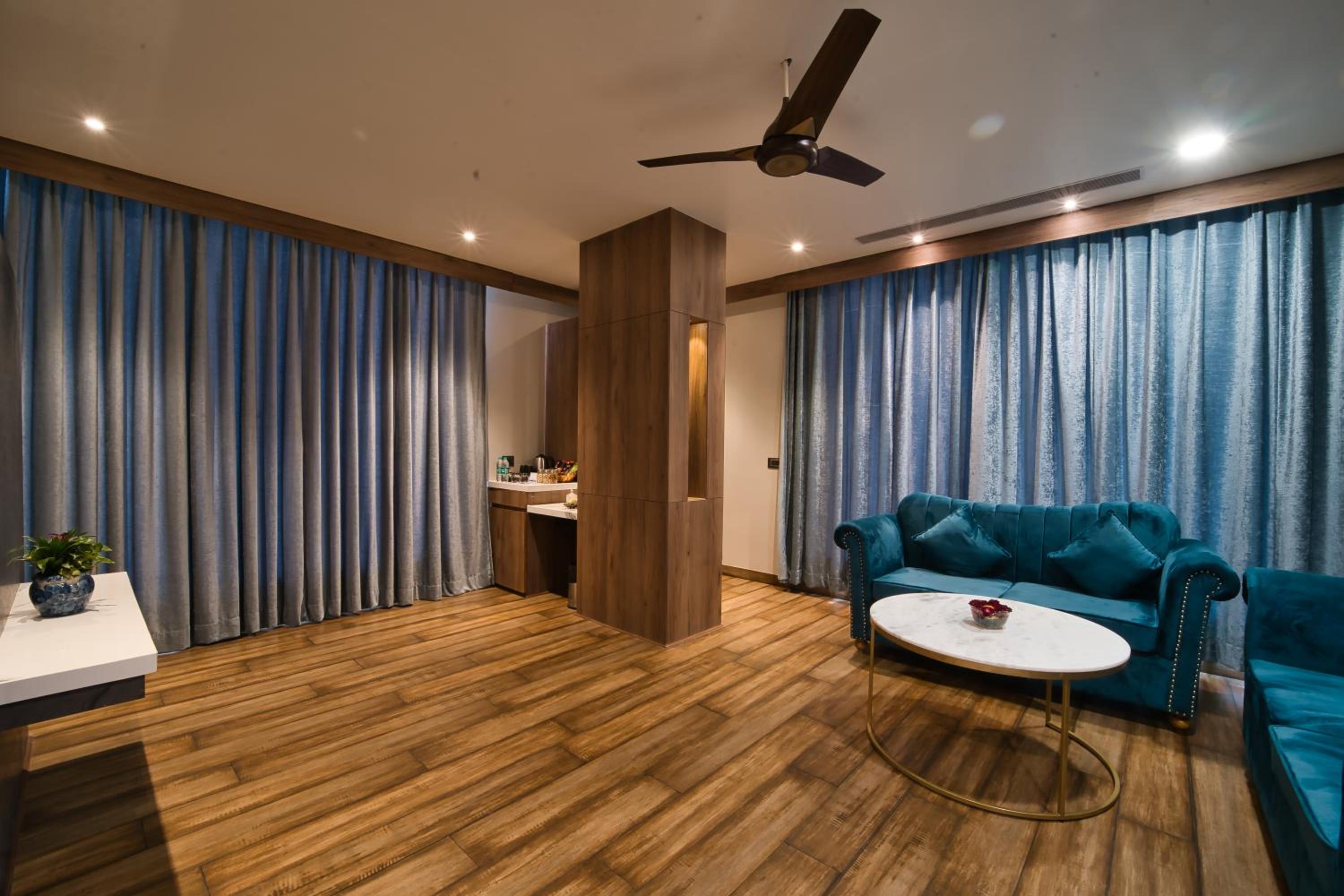 Privilege Suite - Photo 10
