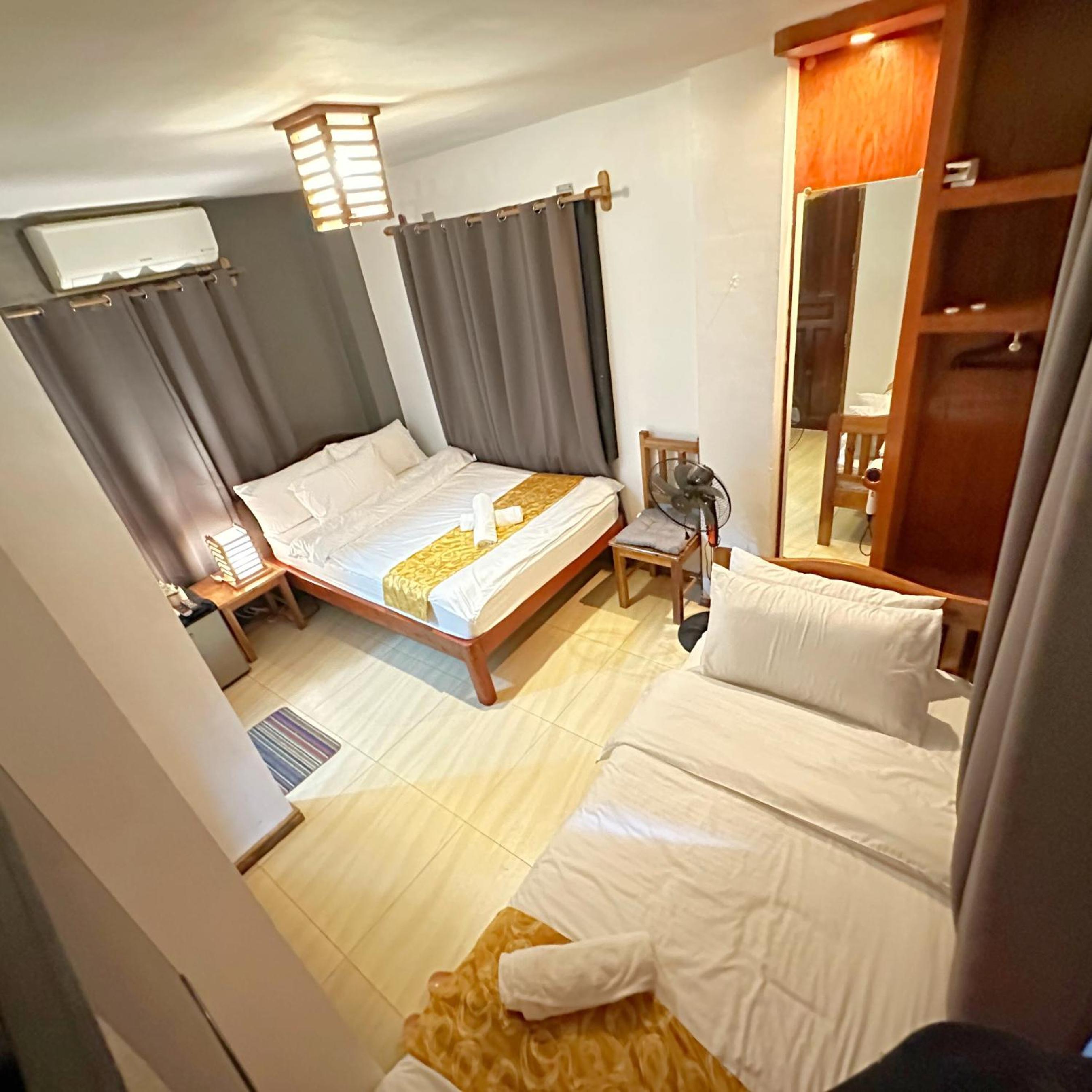 Triple Room with Private Bathroom - Photo 3