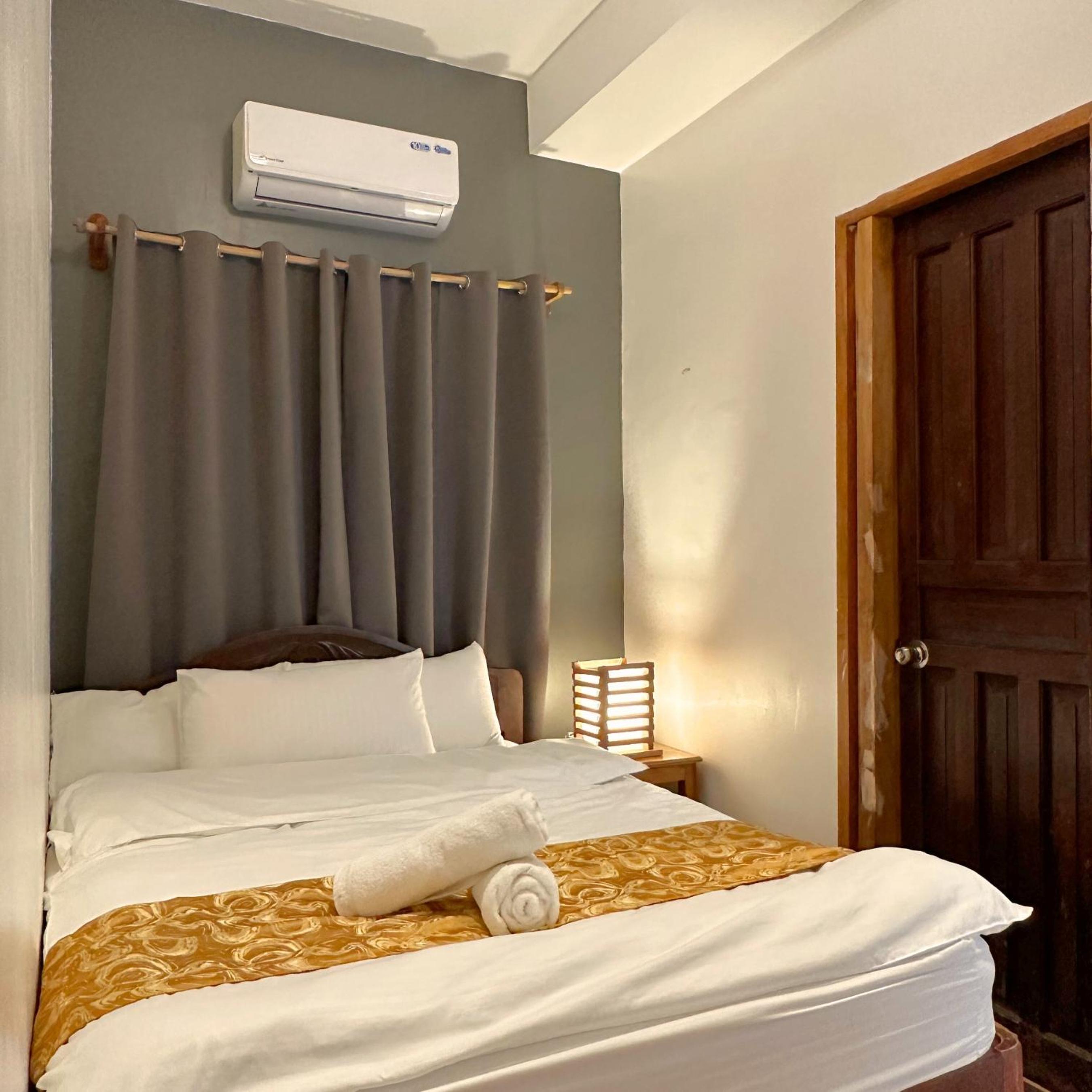 Double Room with Private Bathroom - Photo 4