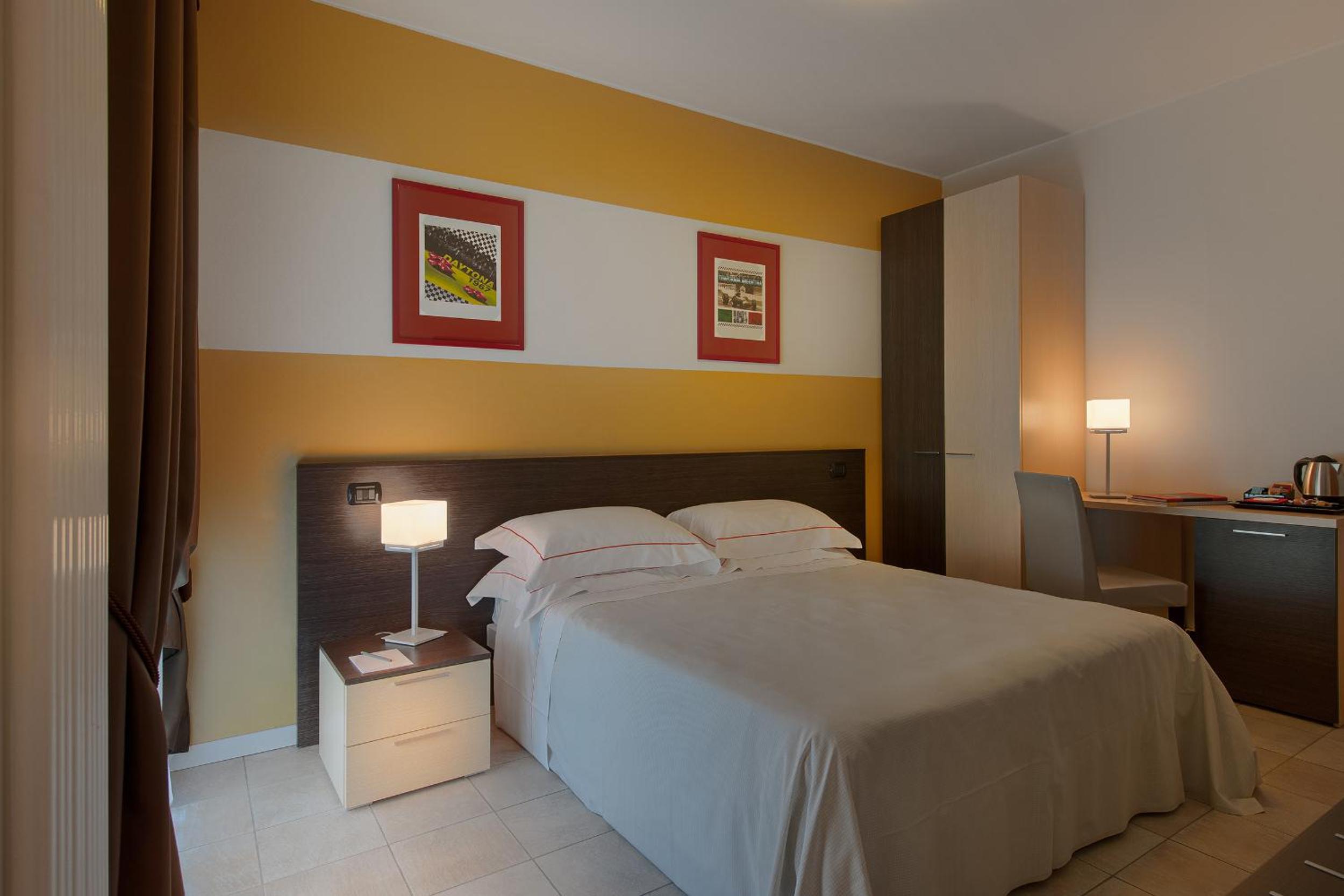 Double or Twin Room - Photo 7