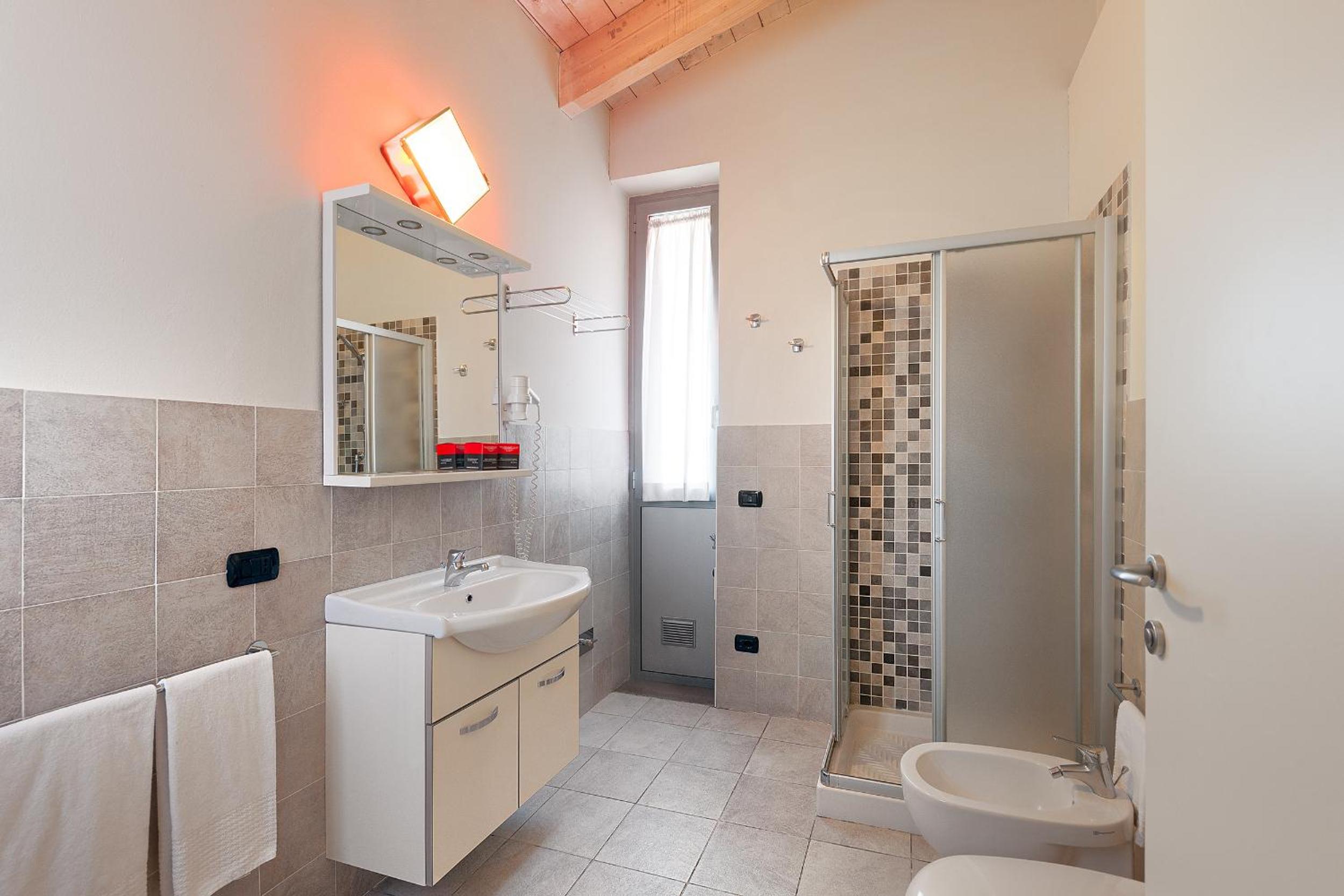 Double or Twin Room - Photo 2