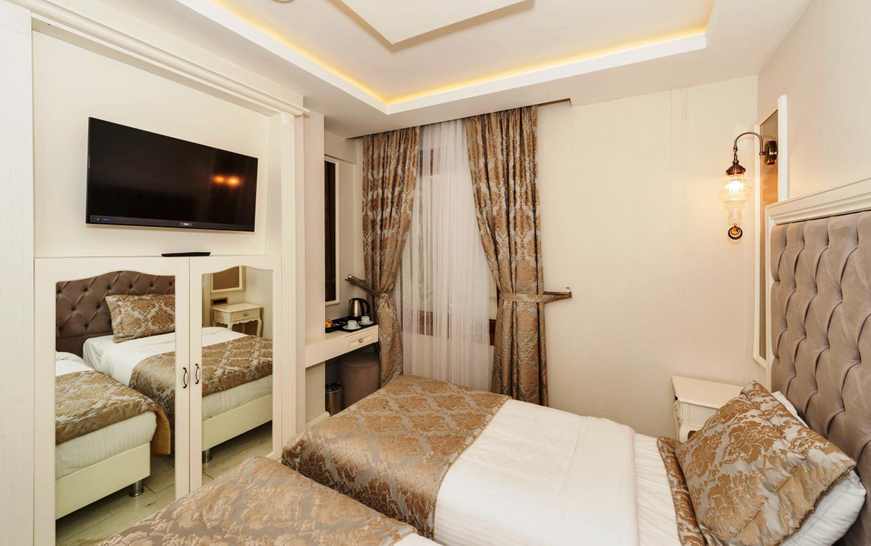 Standard Double or Twin Room photo 2