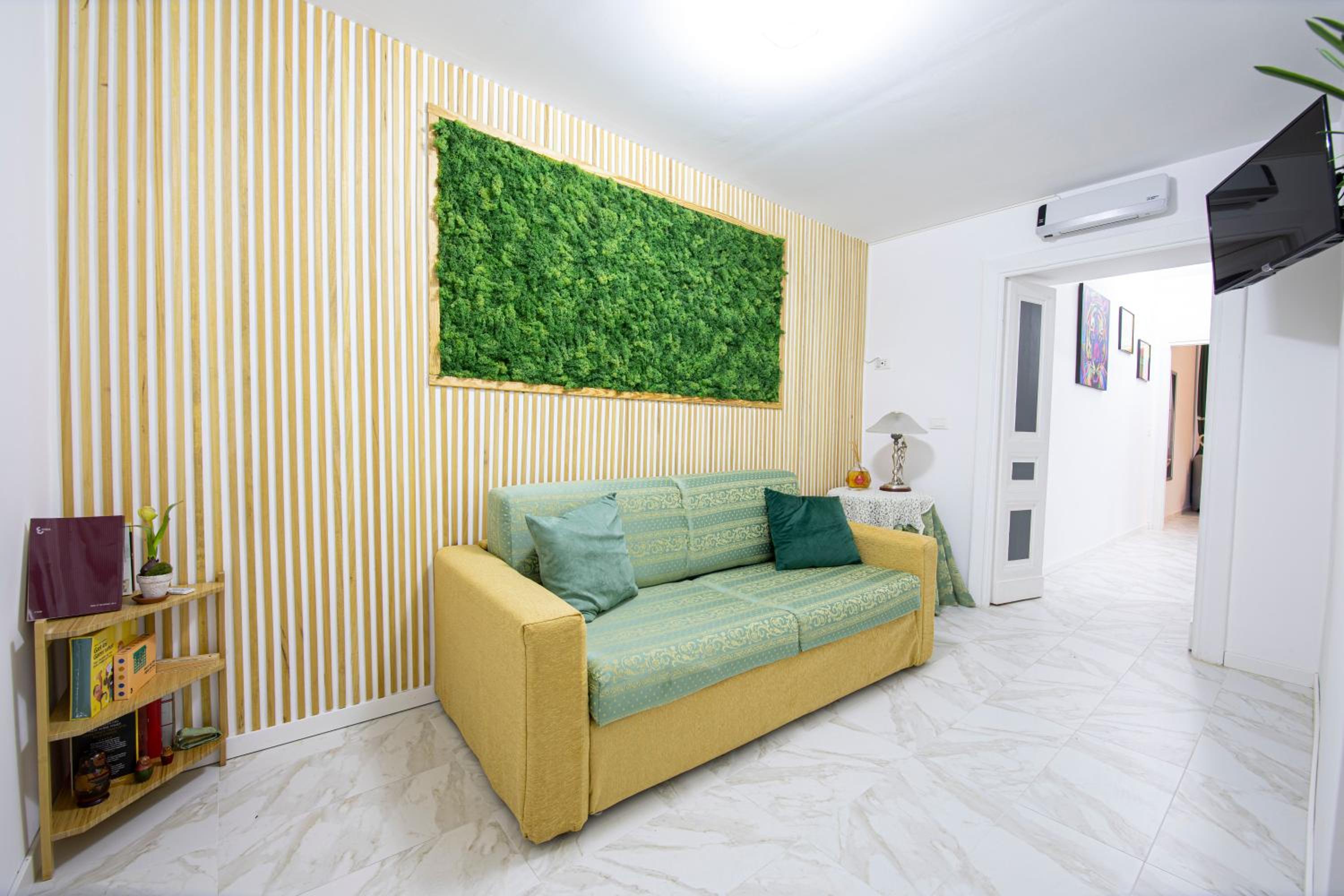 One-Bedroom Apartment