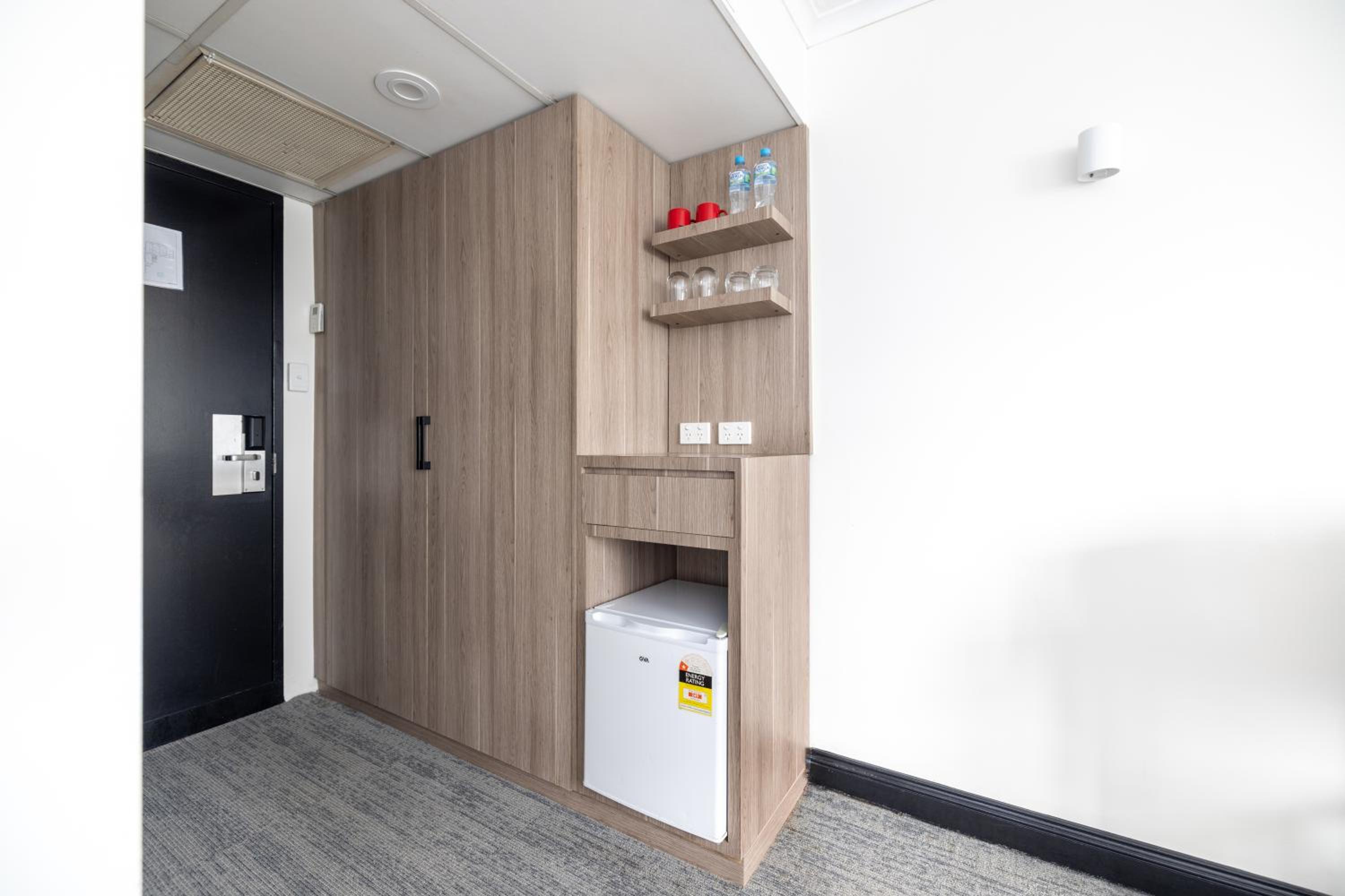 Deluxe King Room - Photo 5