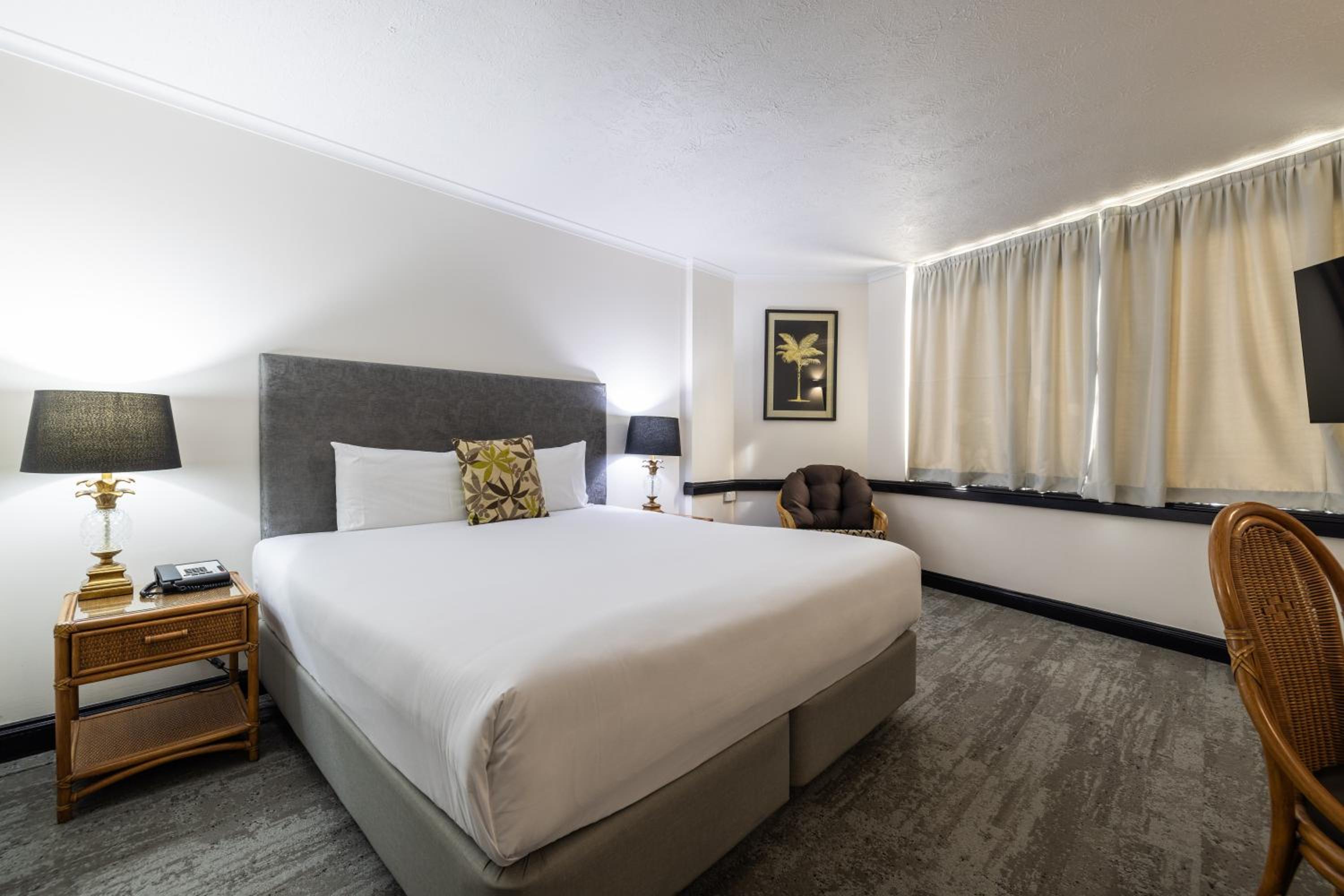 Deluxe King Room - Photo 1
