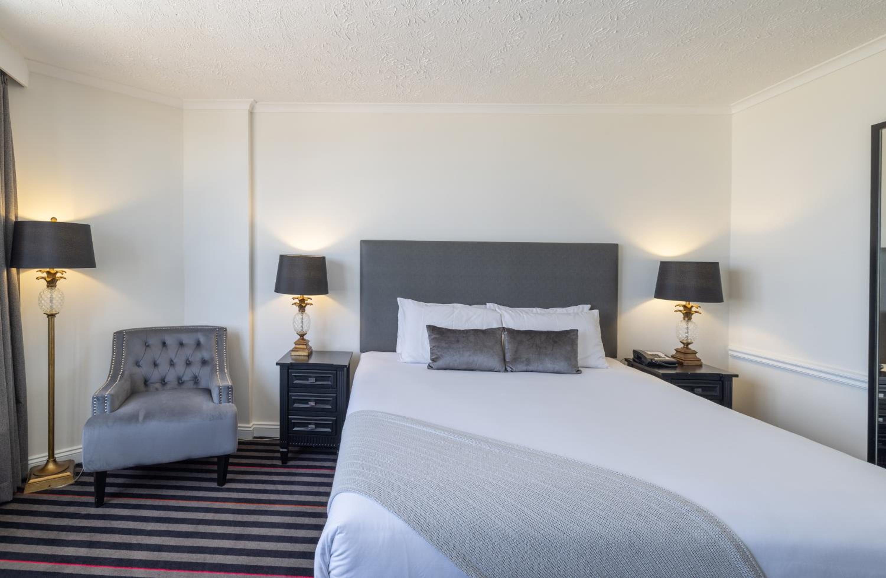 Superior King Room - Photo 2