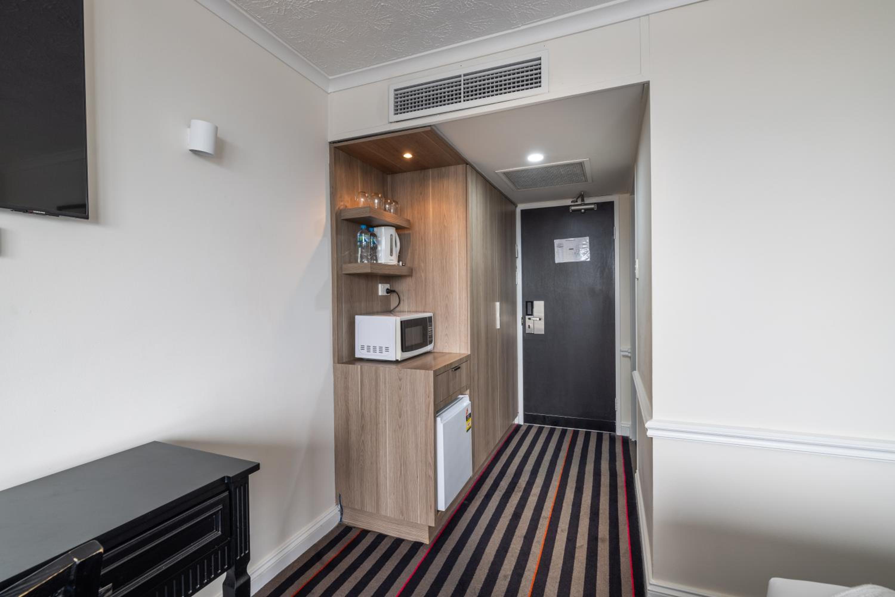 Superior King Room - Photo 5