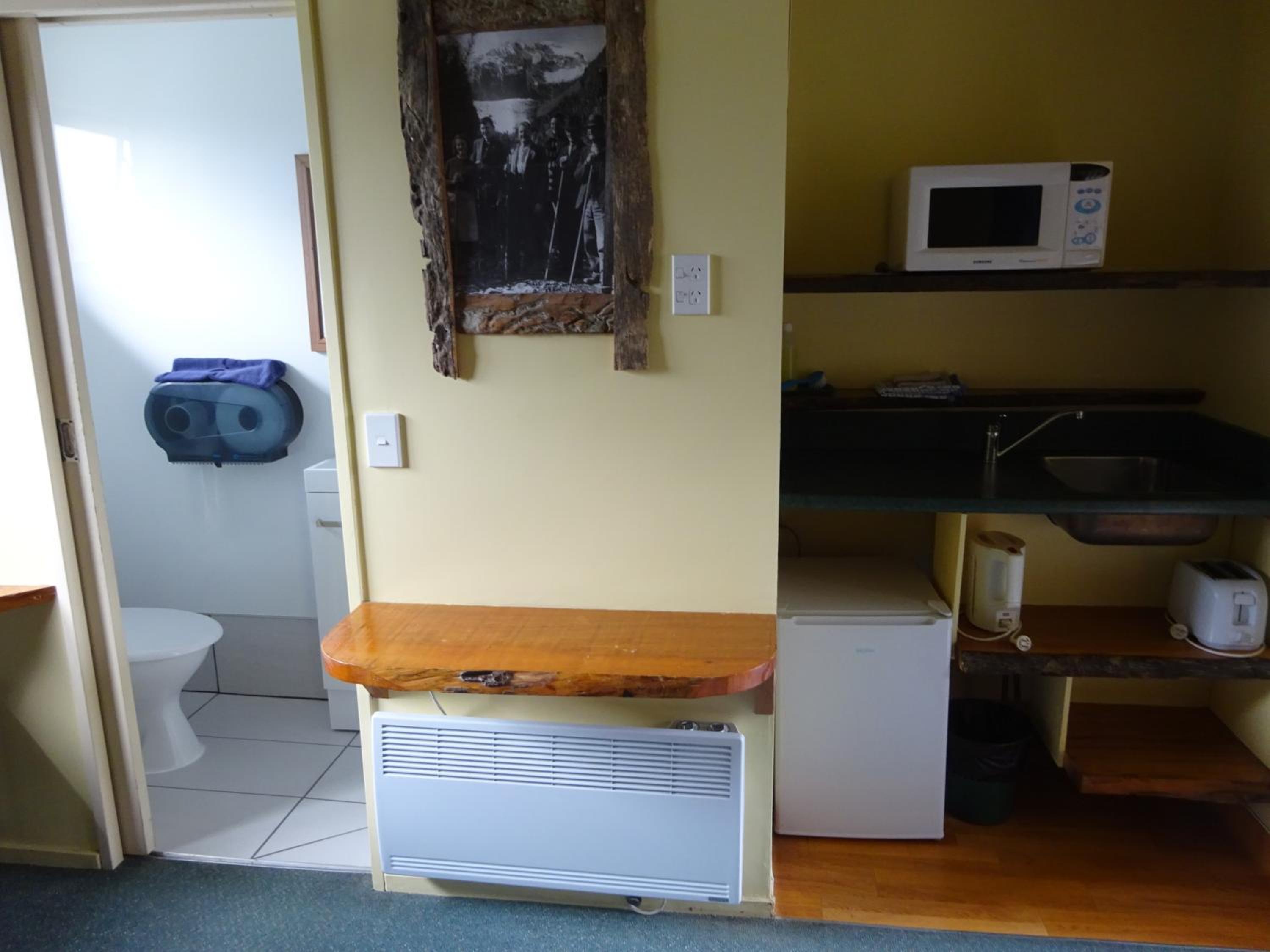 Bed in 4-Bed Mixed Dormitory Room with Private Bathroom photo 2