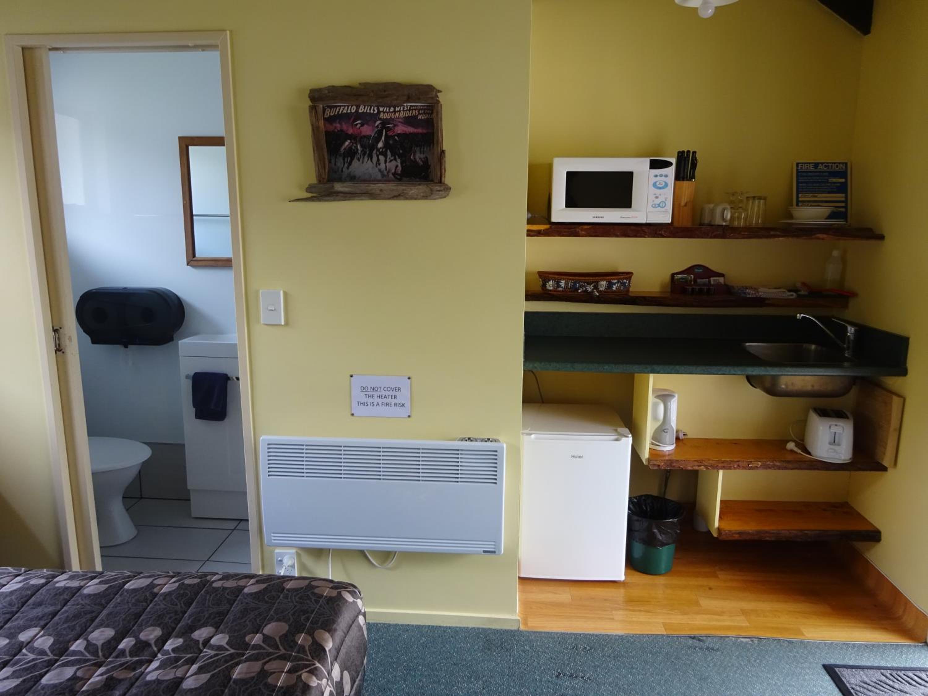 Double Room with Private Bathroom photo 3