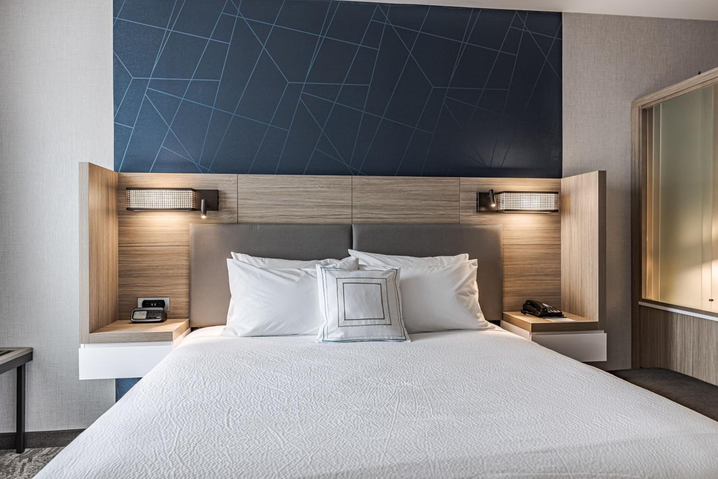 King Suite with Trundle Bed - Photo 12