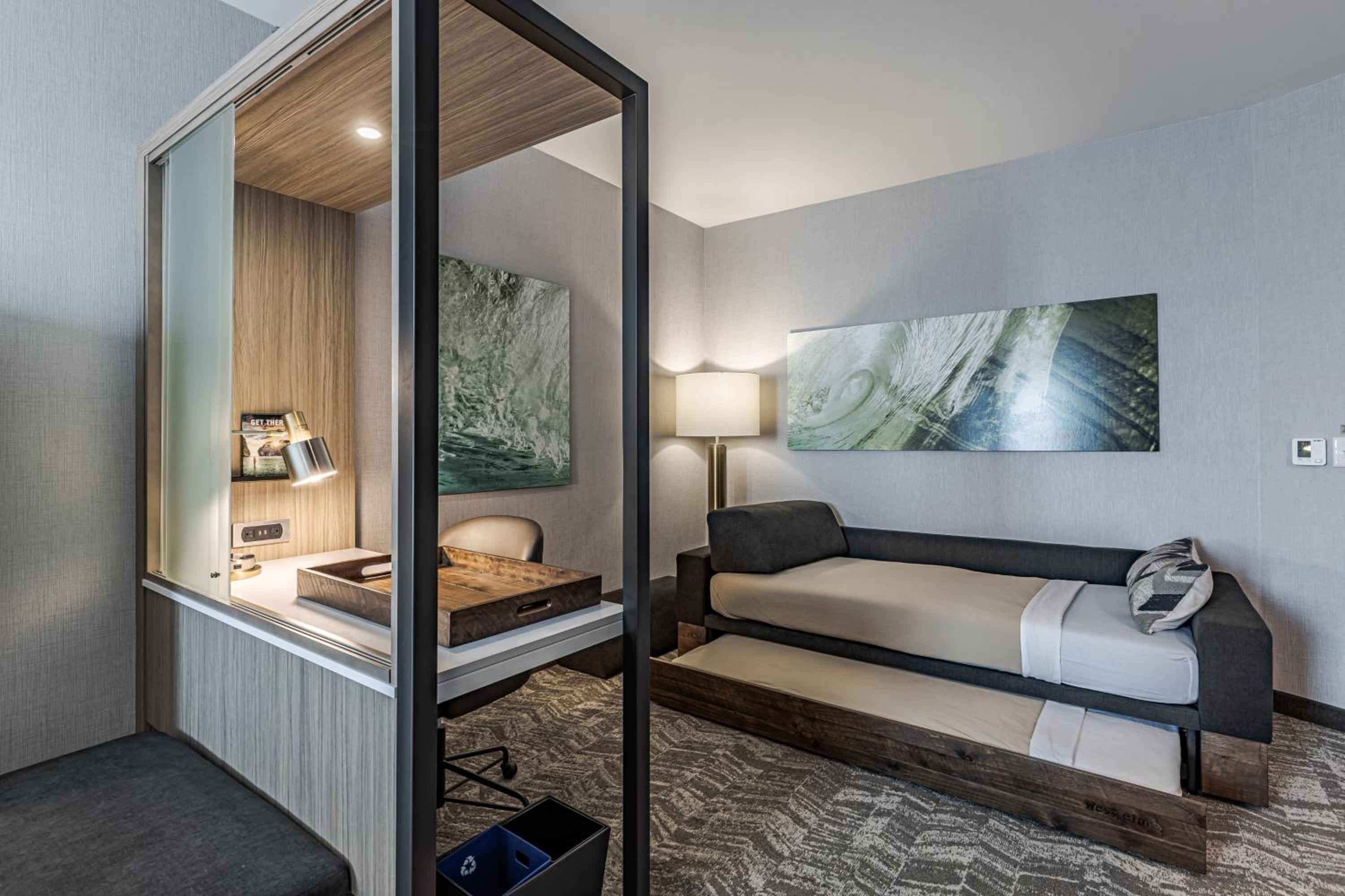 King Suite with Trundle Bed - Photo 4