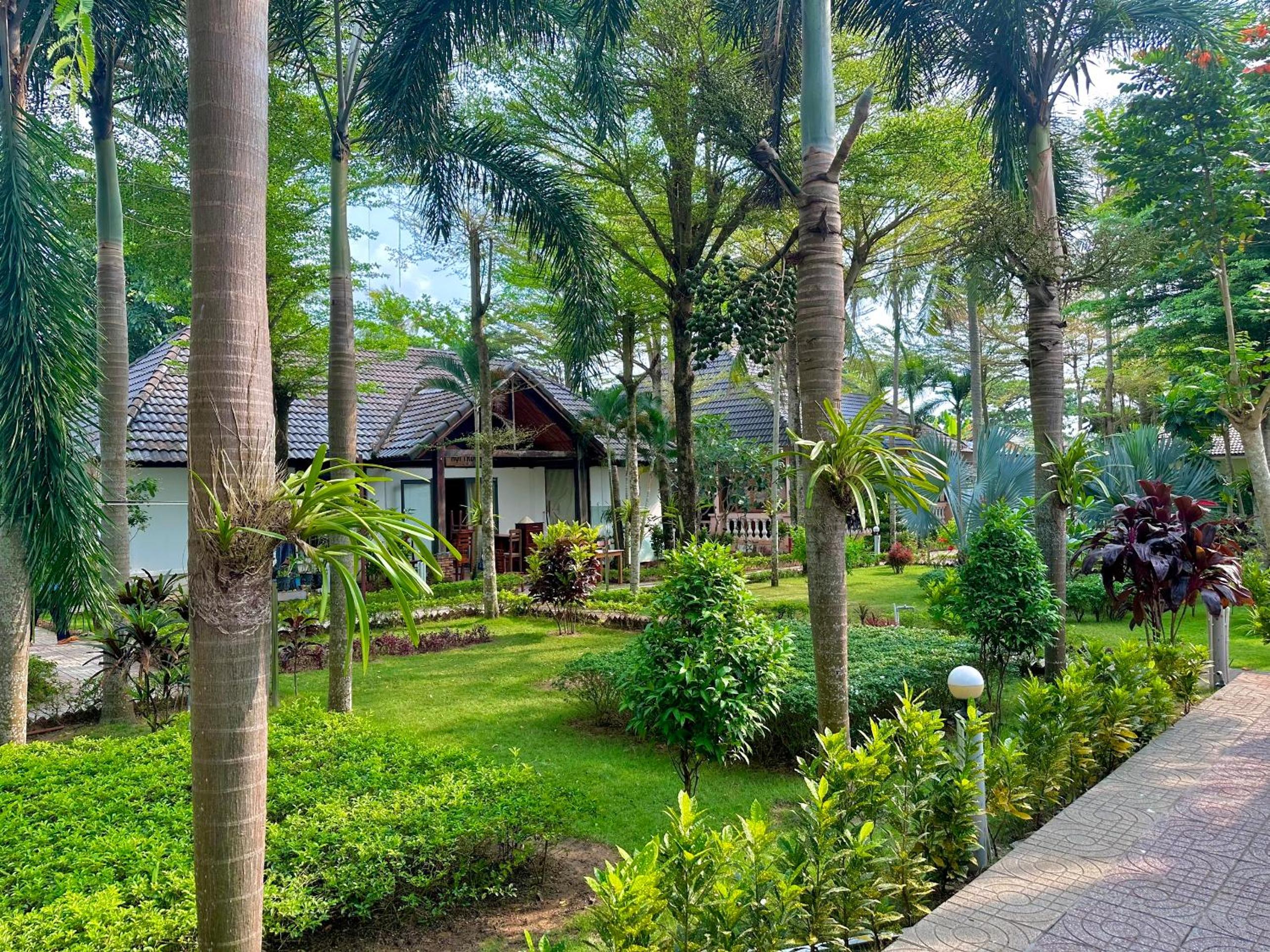 Standard Double Room with Garden View