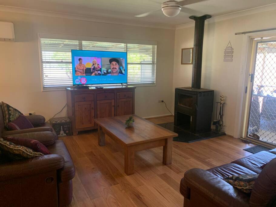 Five-Bedroom House photo 1