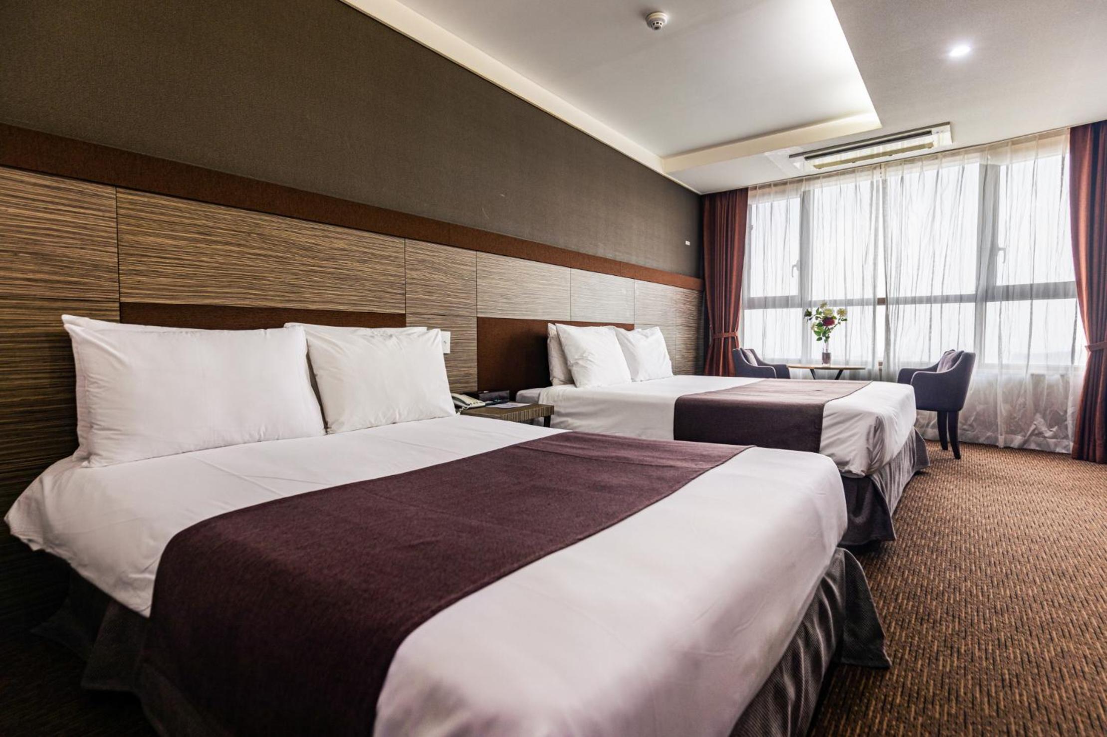 Deluxe King Double Room