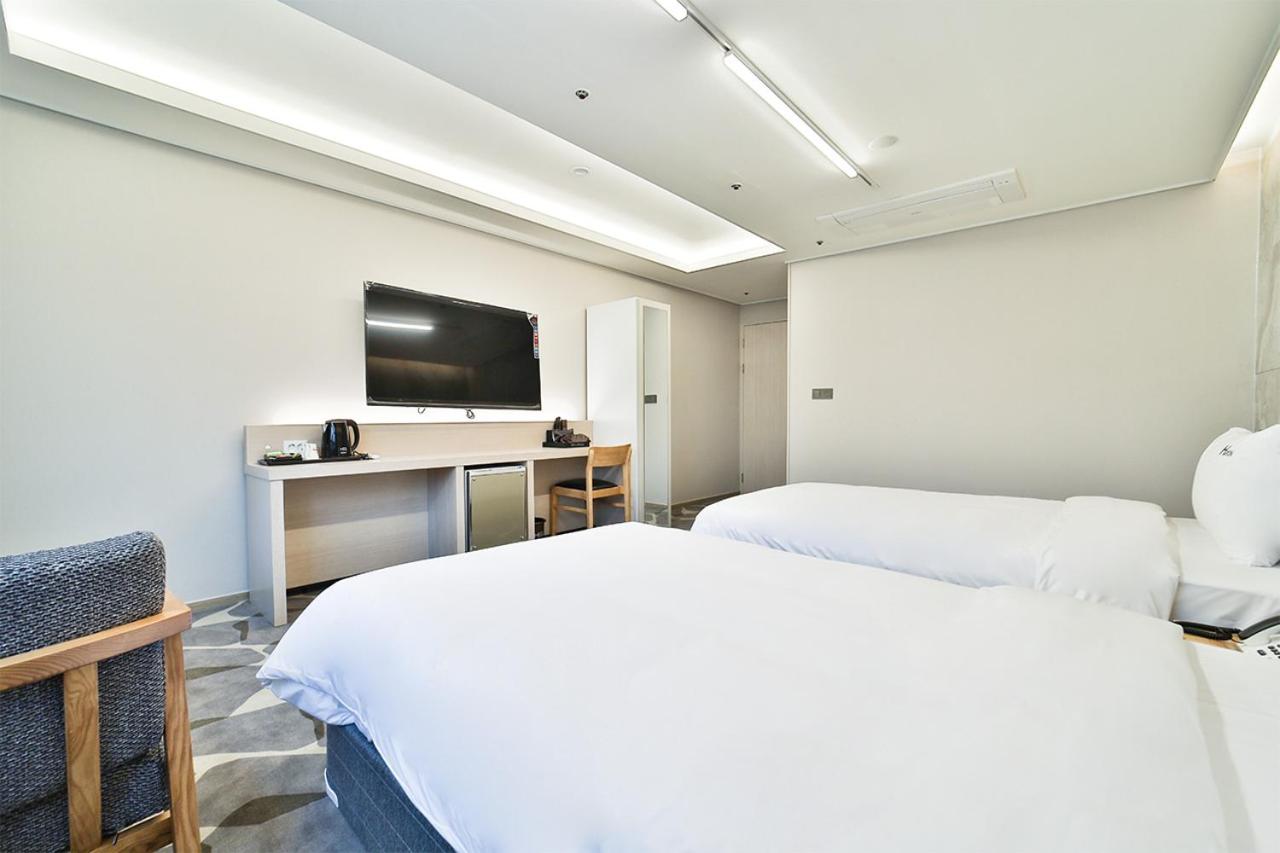 Deluxe Twin Room - Photo 8