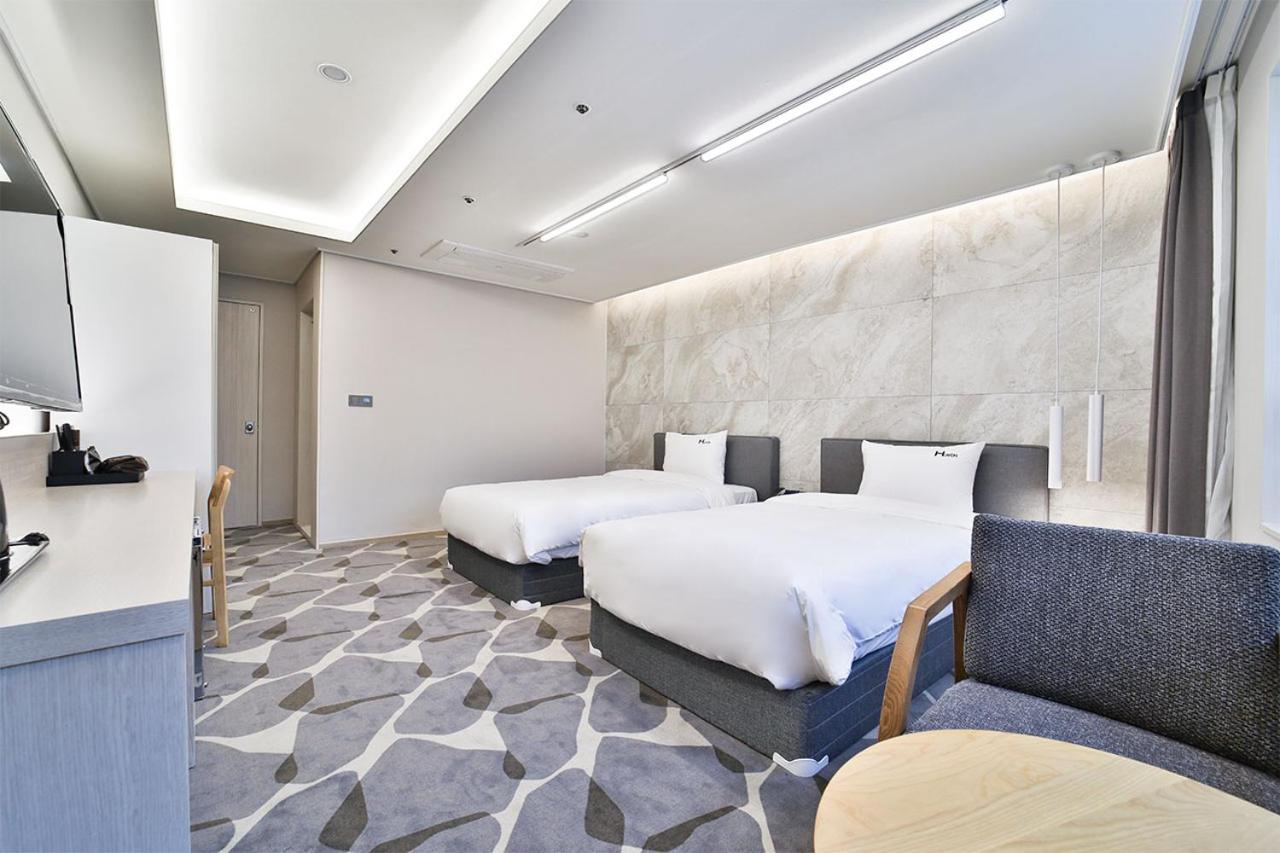 Deluxe Twin Room - Photo 2