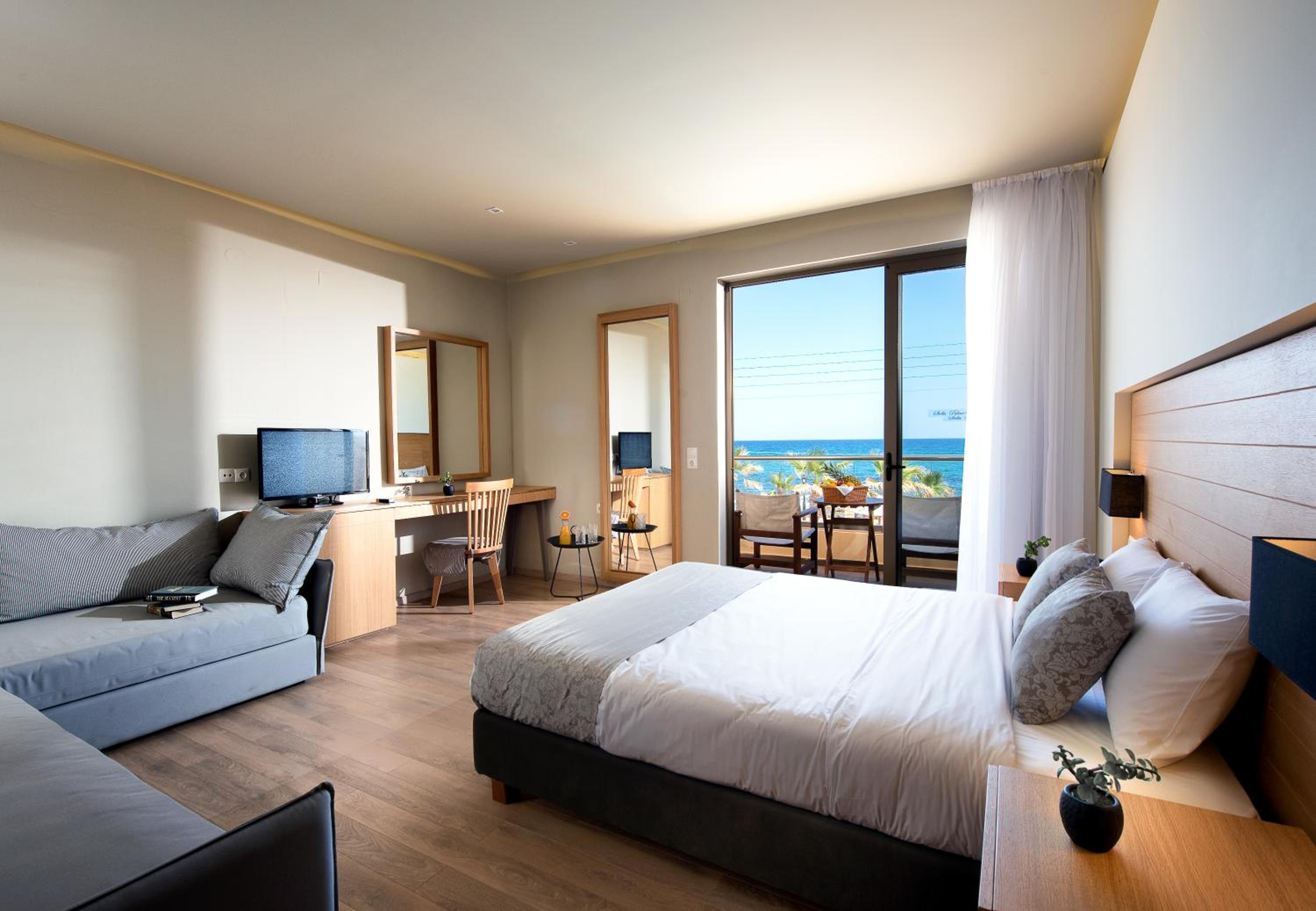 Superior Sea View- Sharing Pool