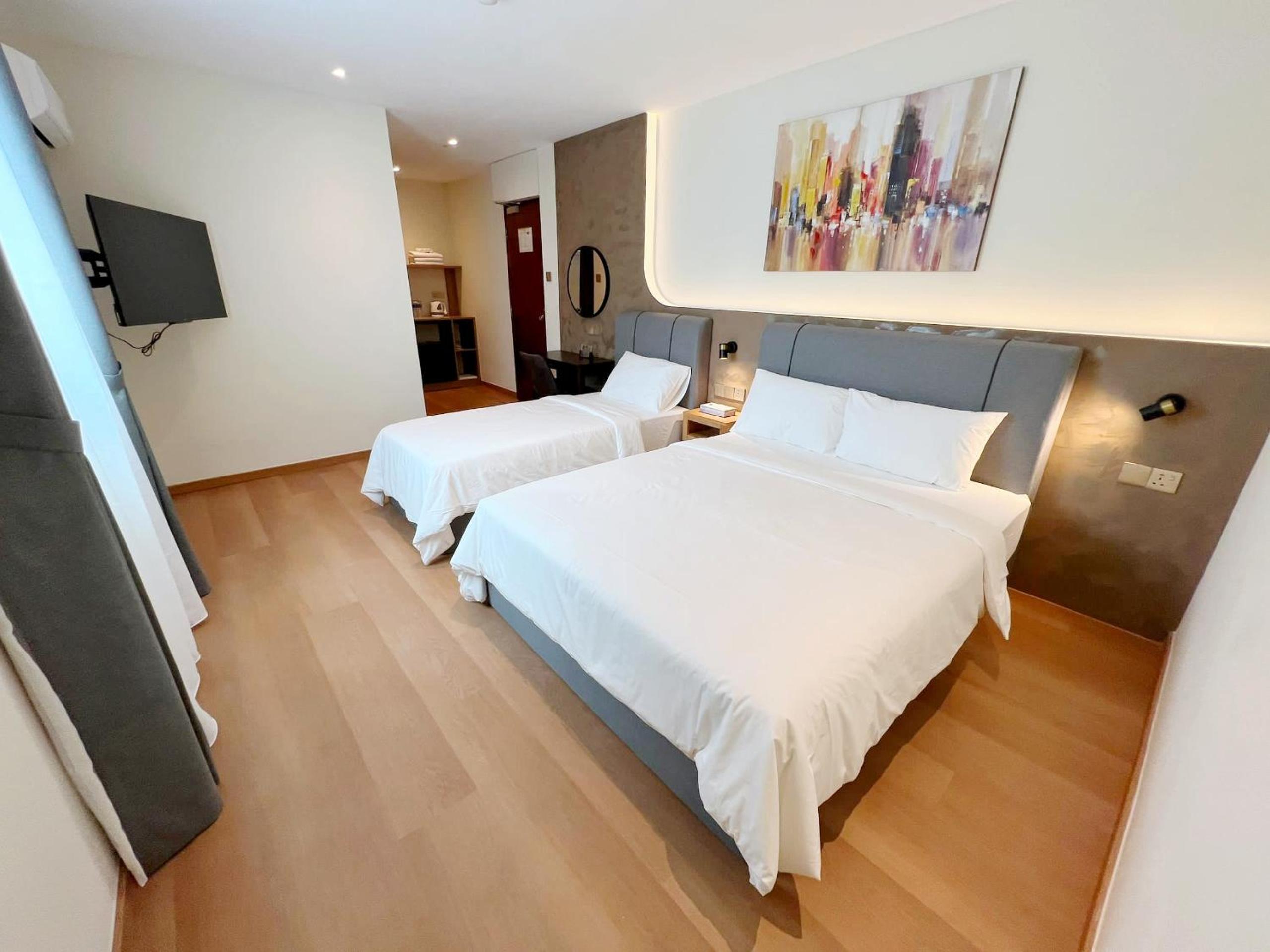 Deluxe Triple Room - Photo 2