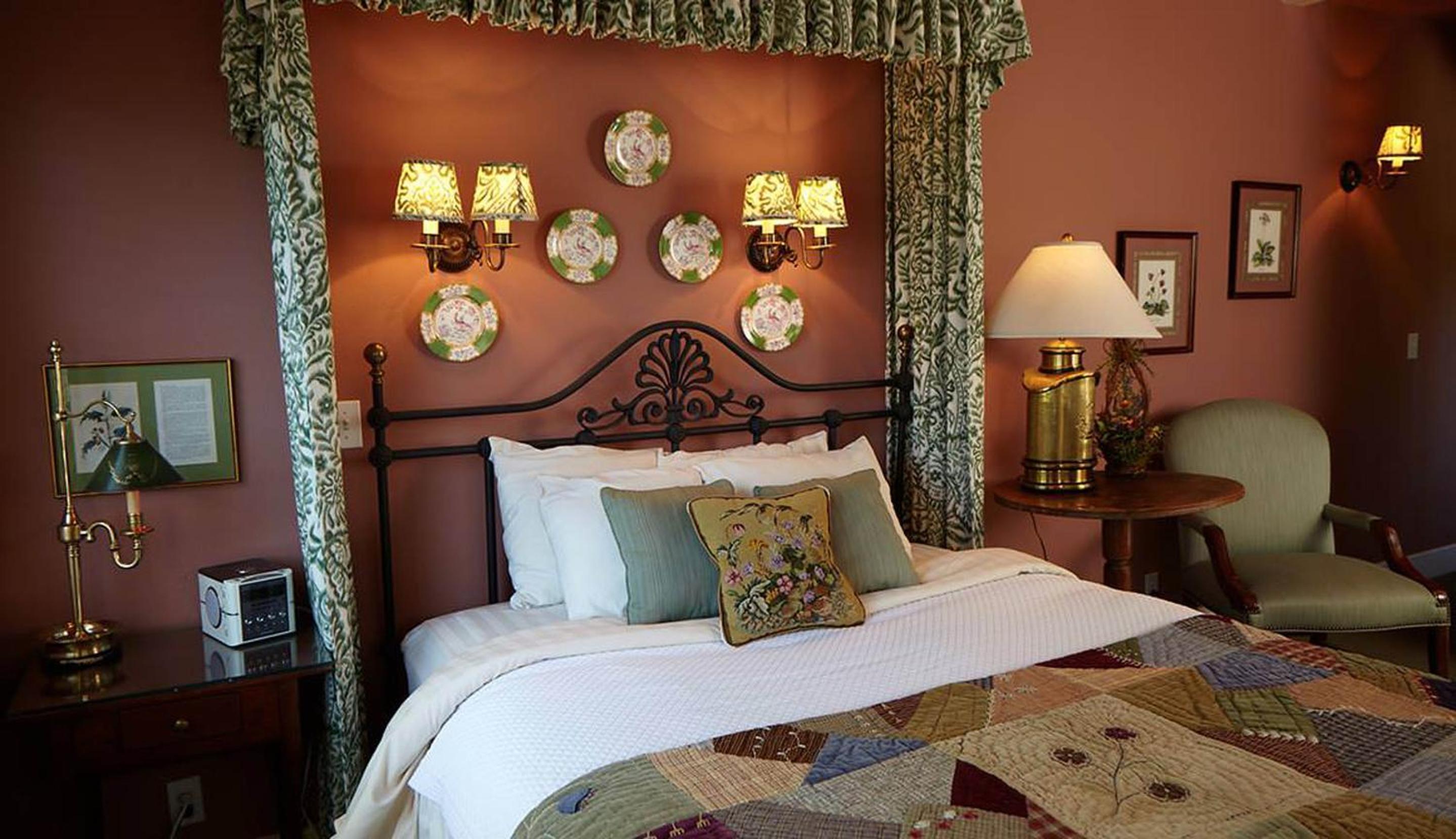 Standard Queen Room