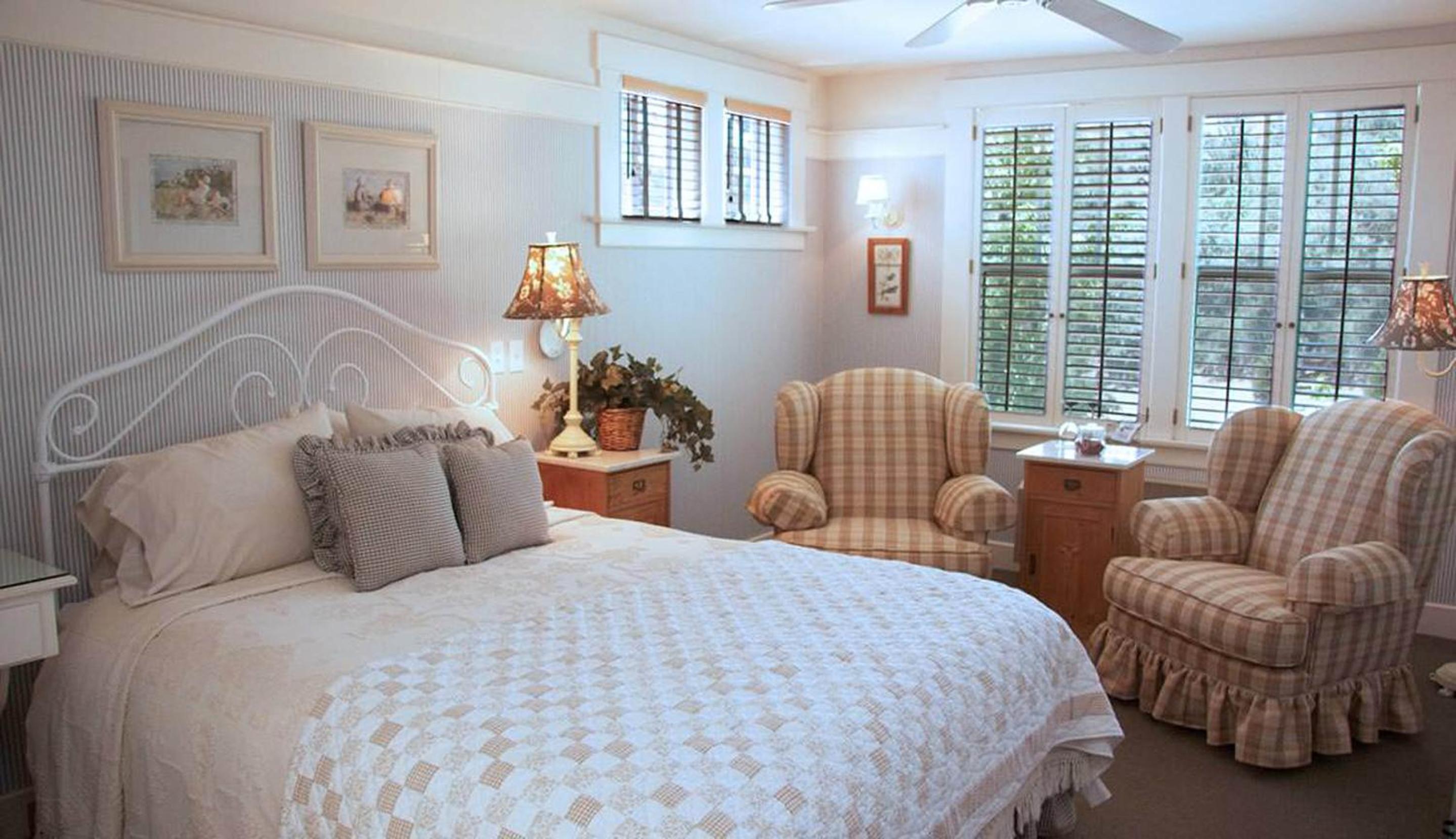 Standard Queen Room