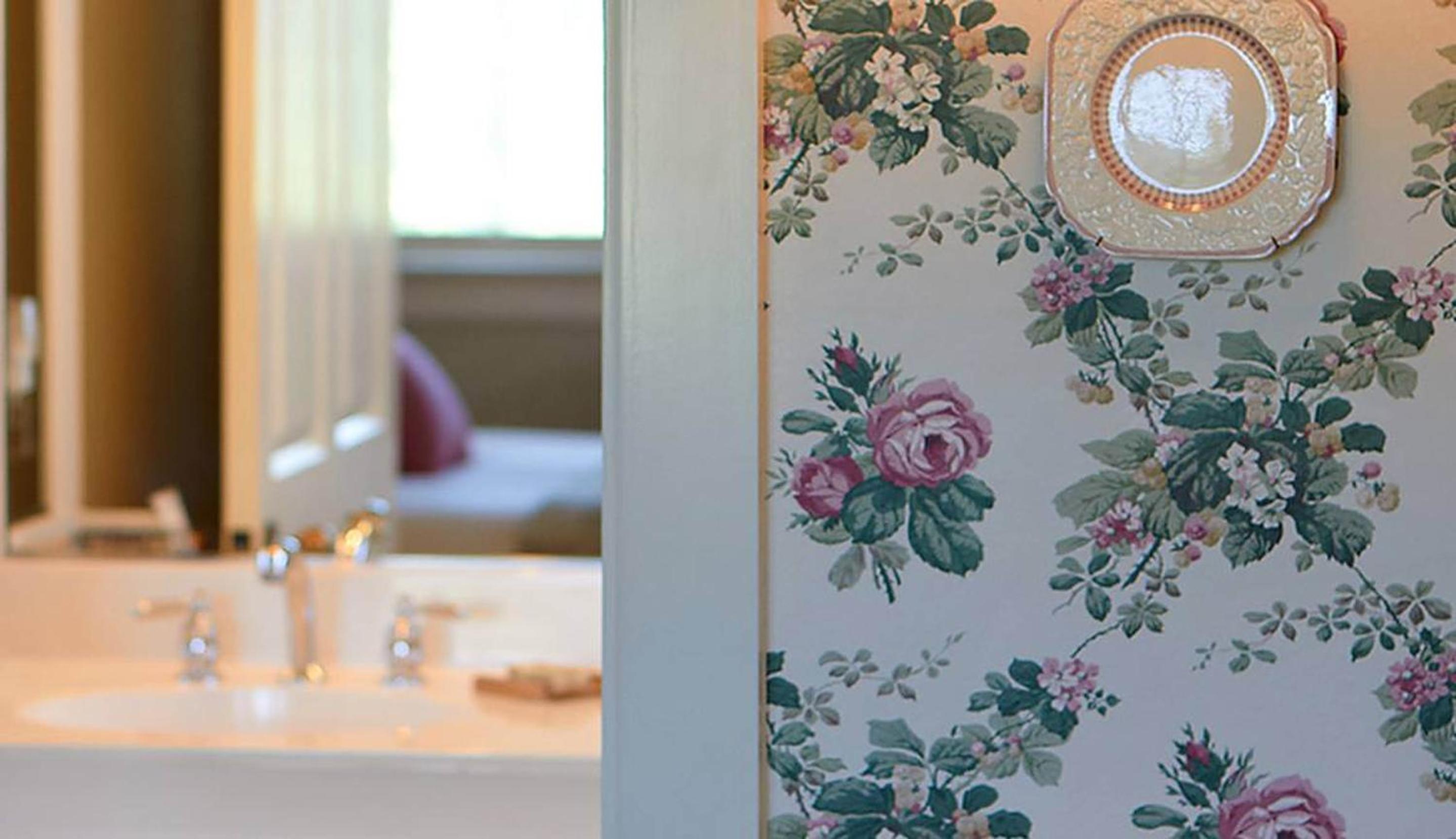 Standard Queen Room photo 3