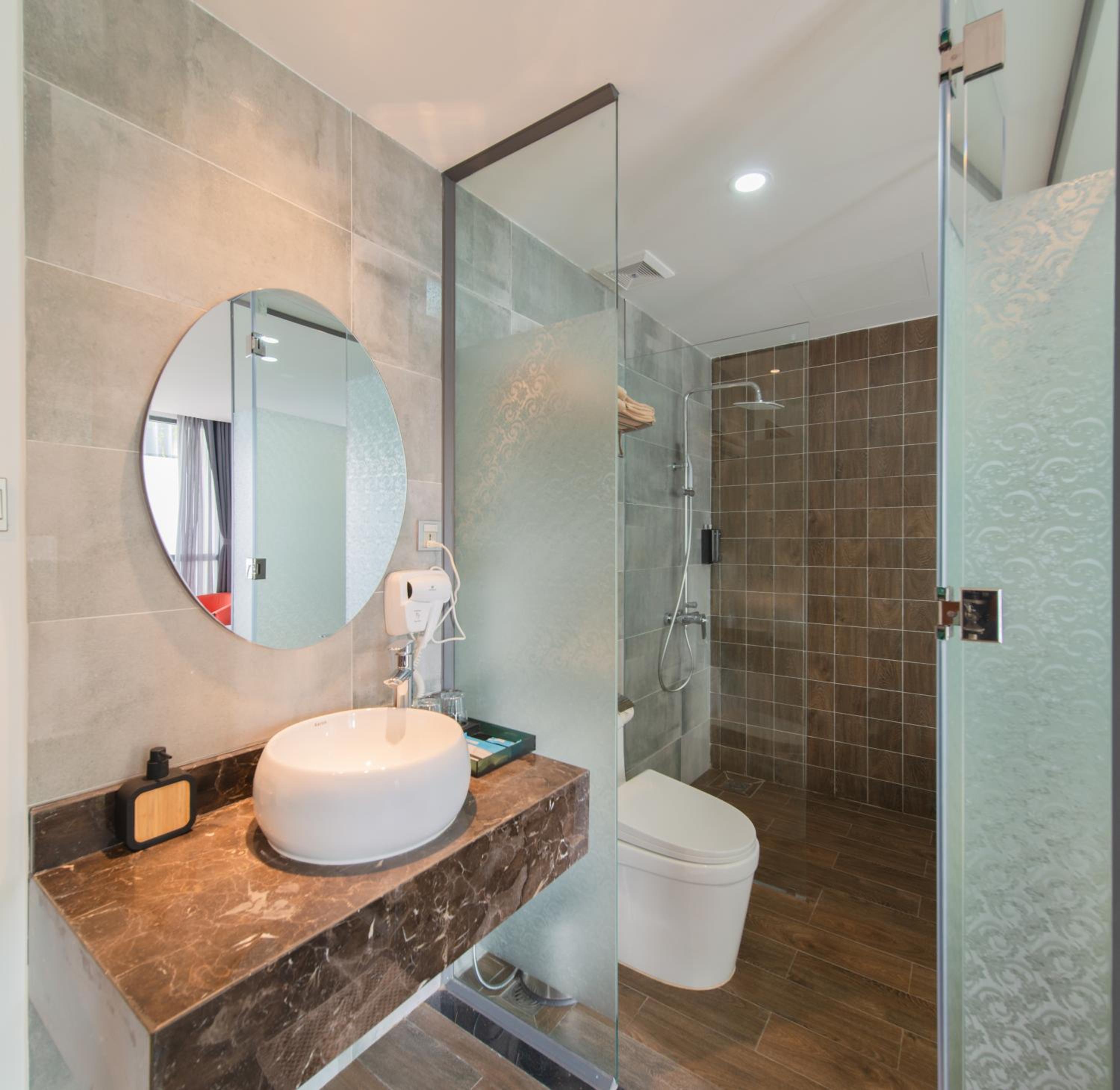 Suite - Photo 9