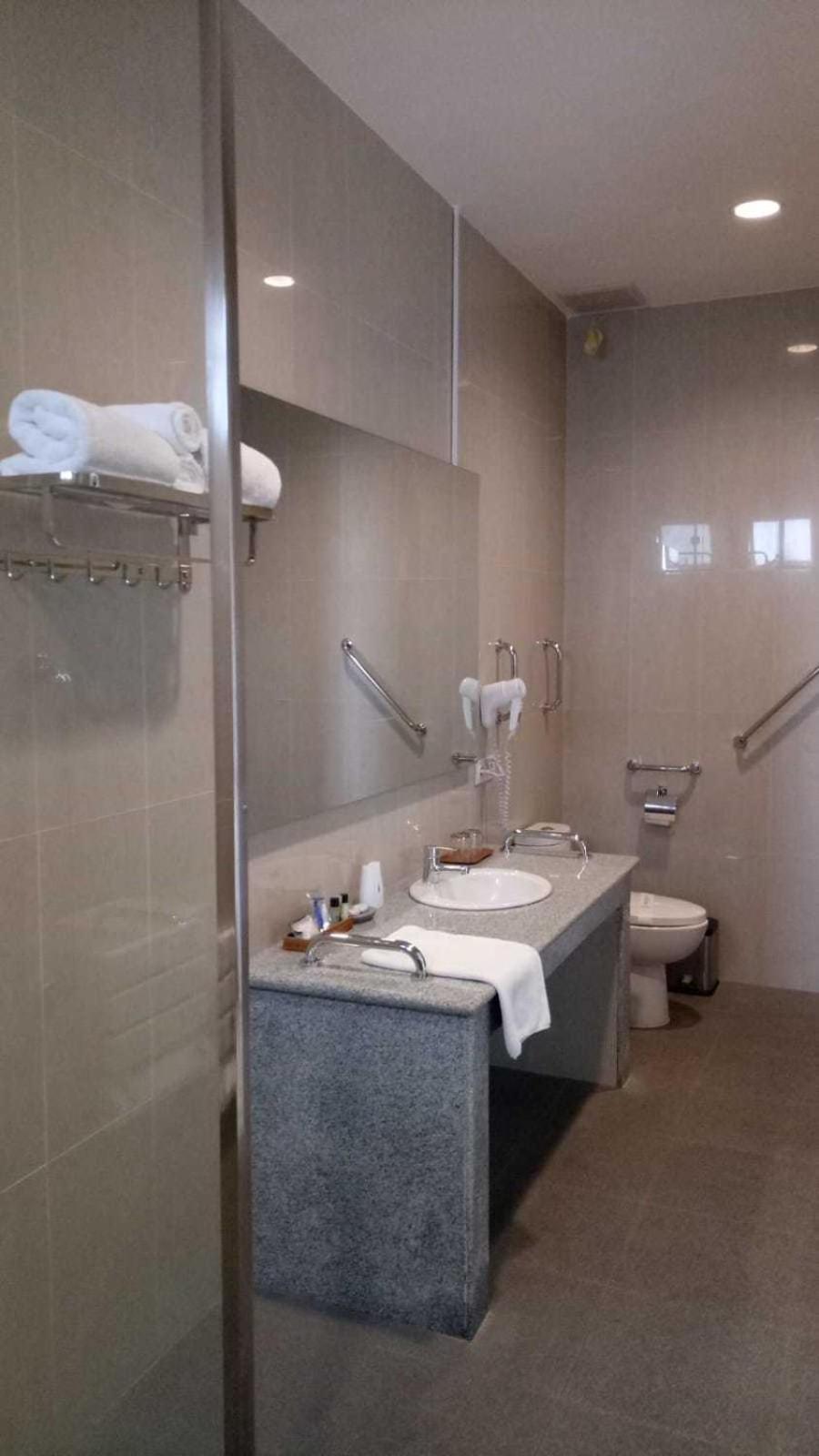 Deluxe Suite - Photo 3