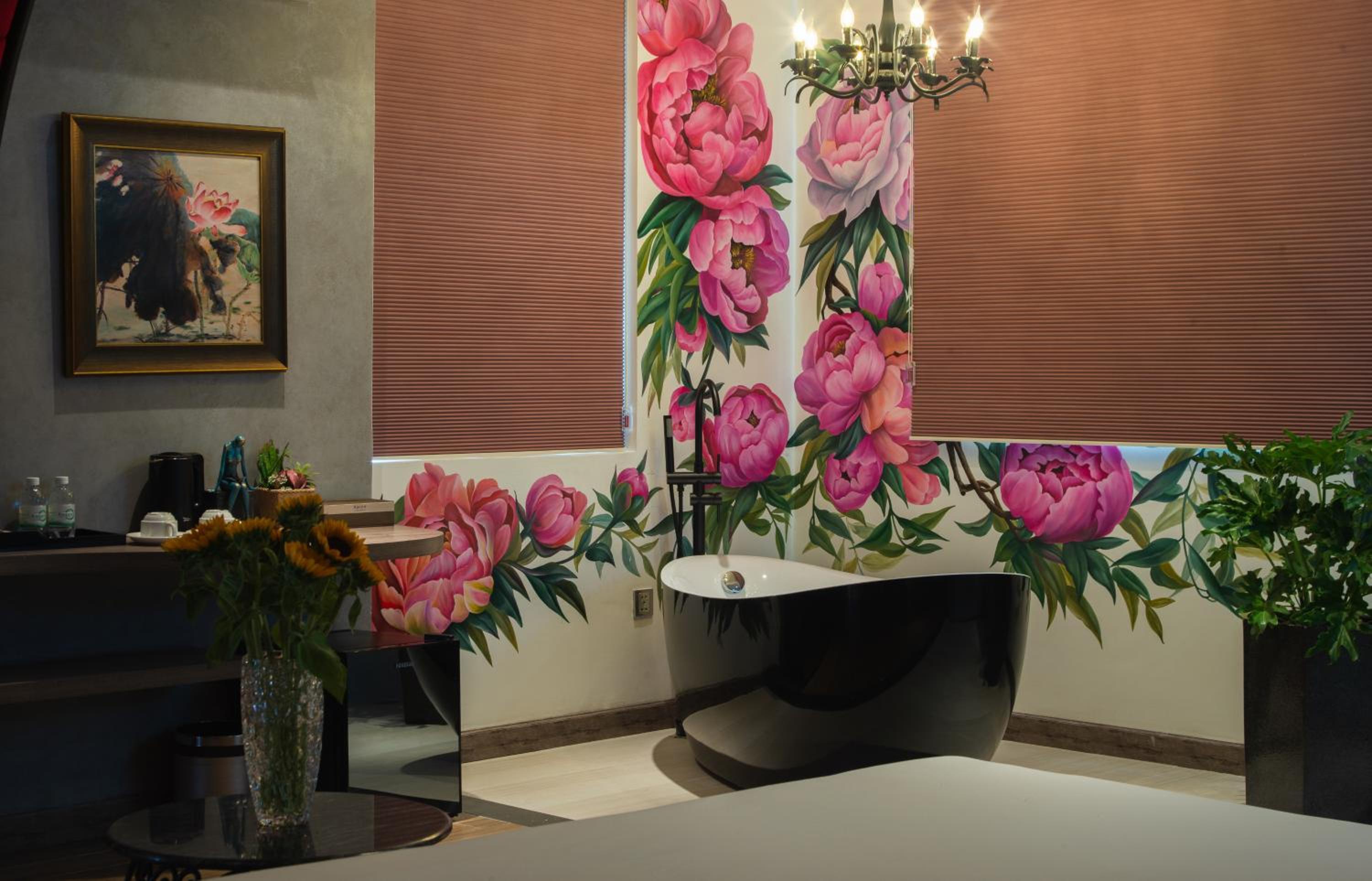 Executive Suite - Photo 4