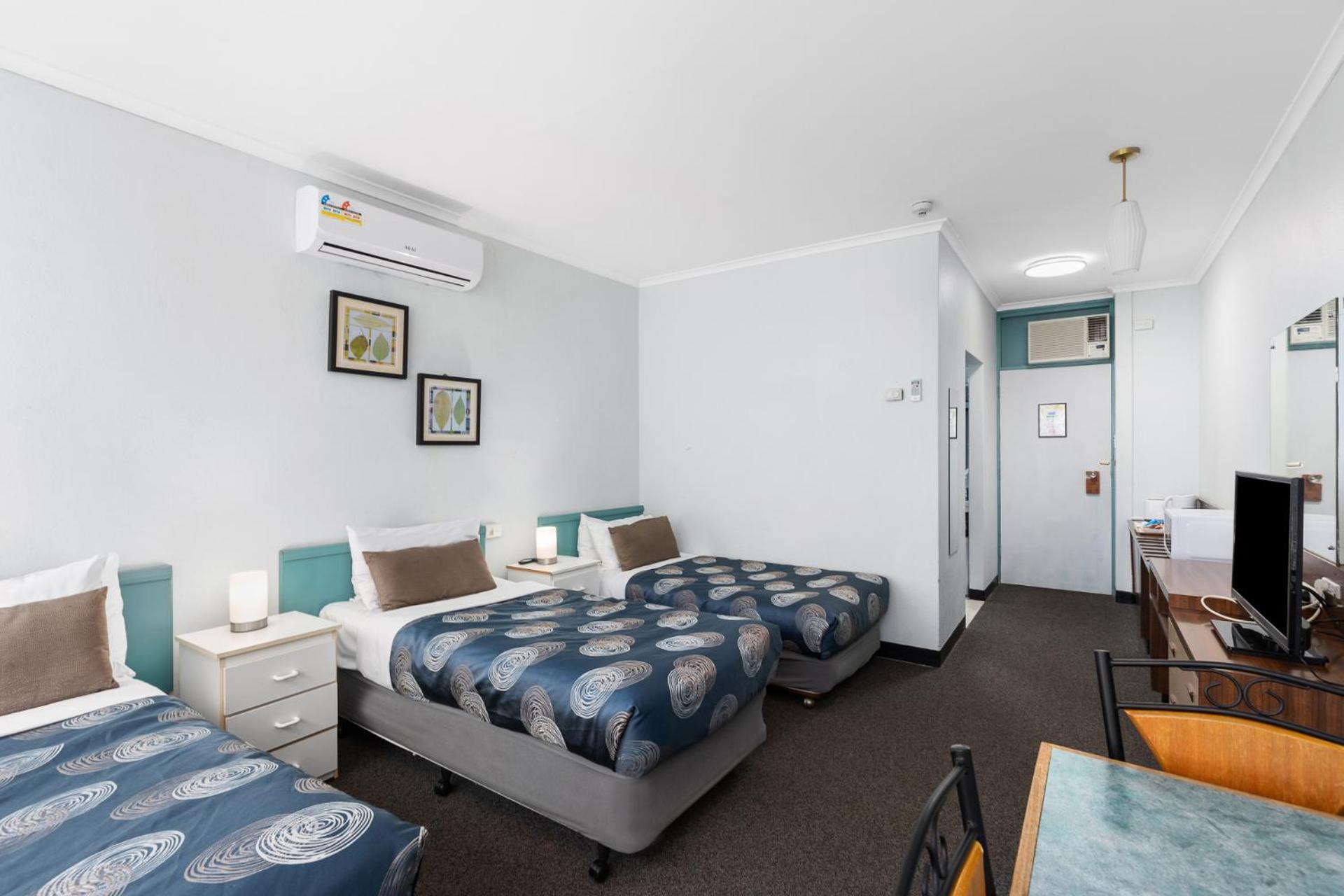 Standard Triple Room - Photo 5