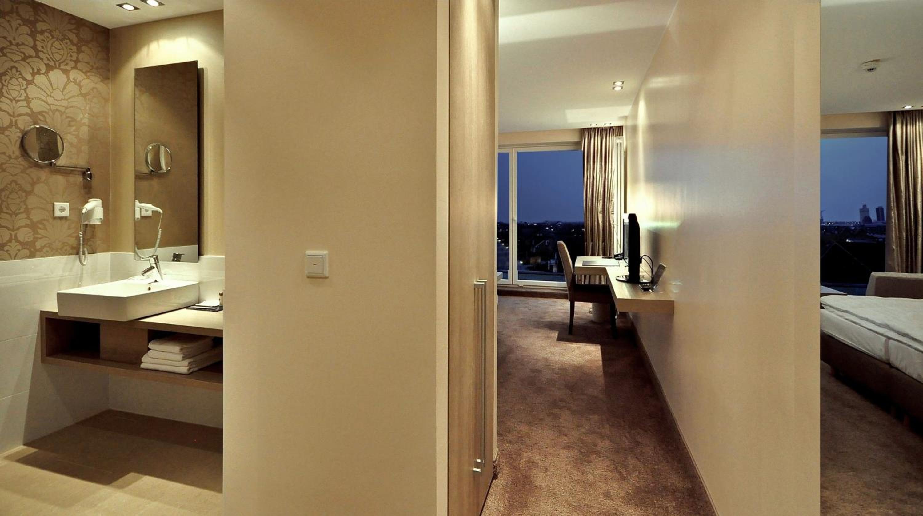 Superior Double Room with Balcony "ForTwo+View"