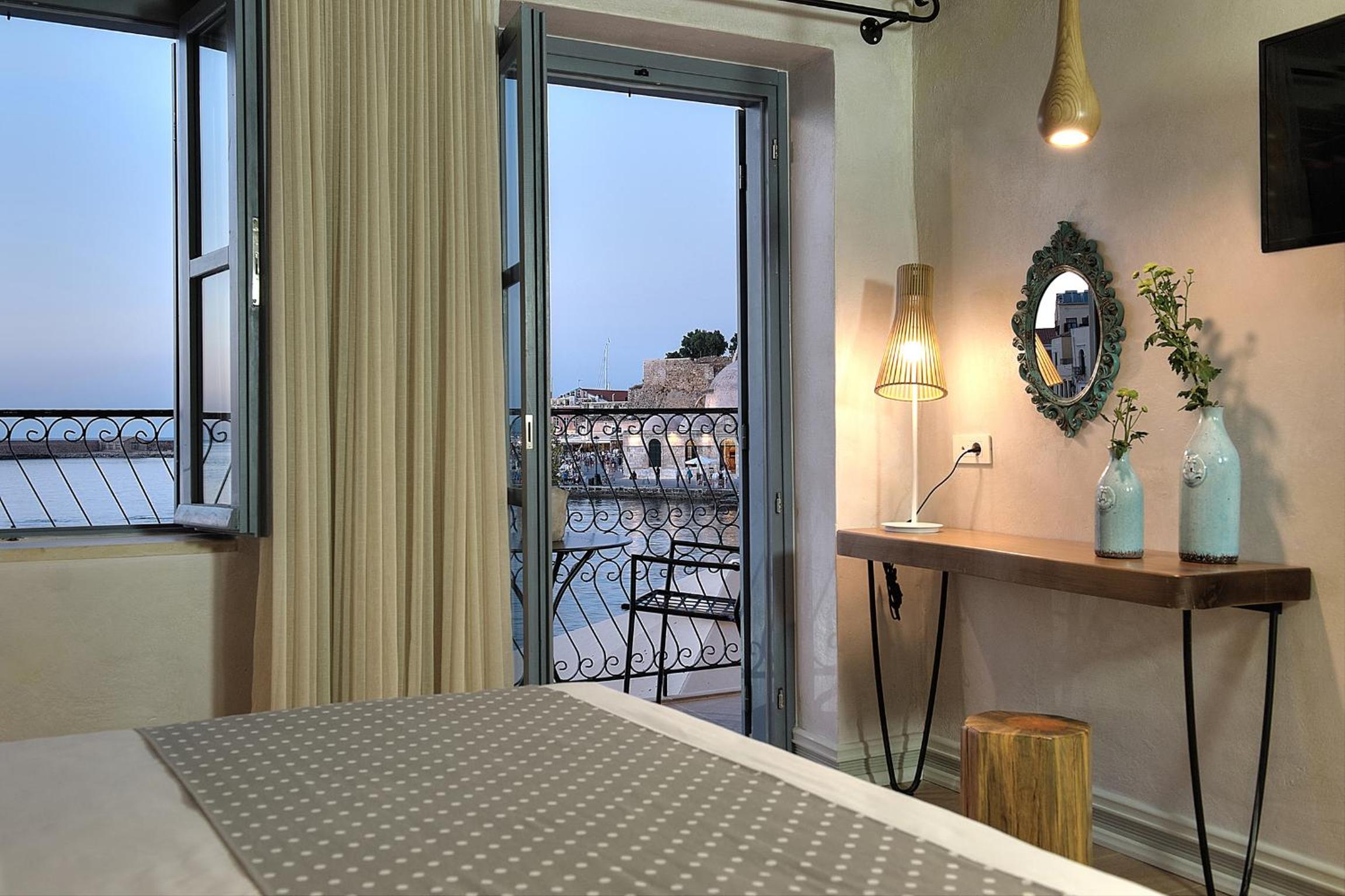 Deluxe room with Sea View and Balcony