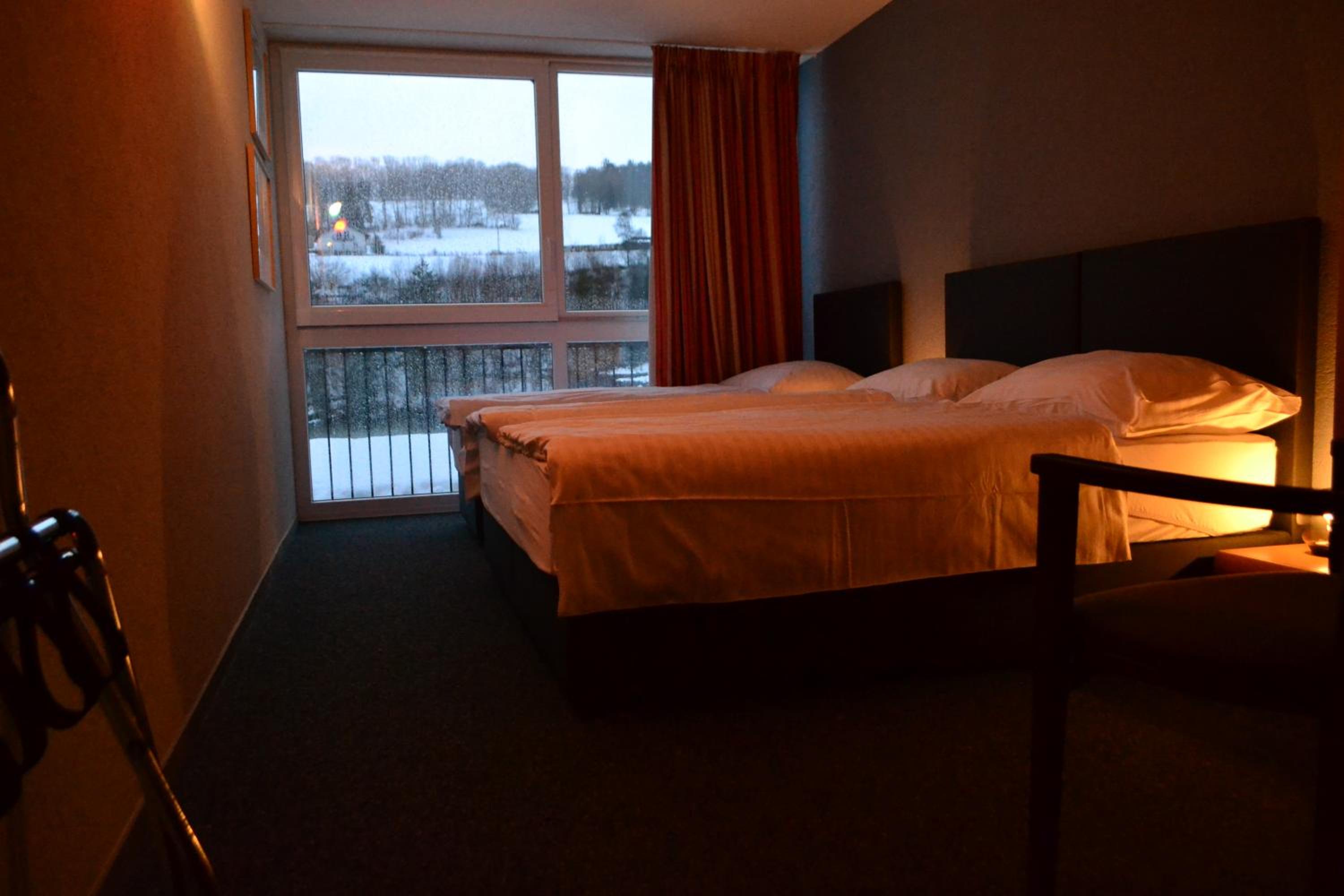 Double Room with Lake View - Photo 25