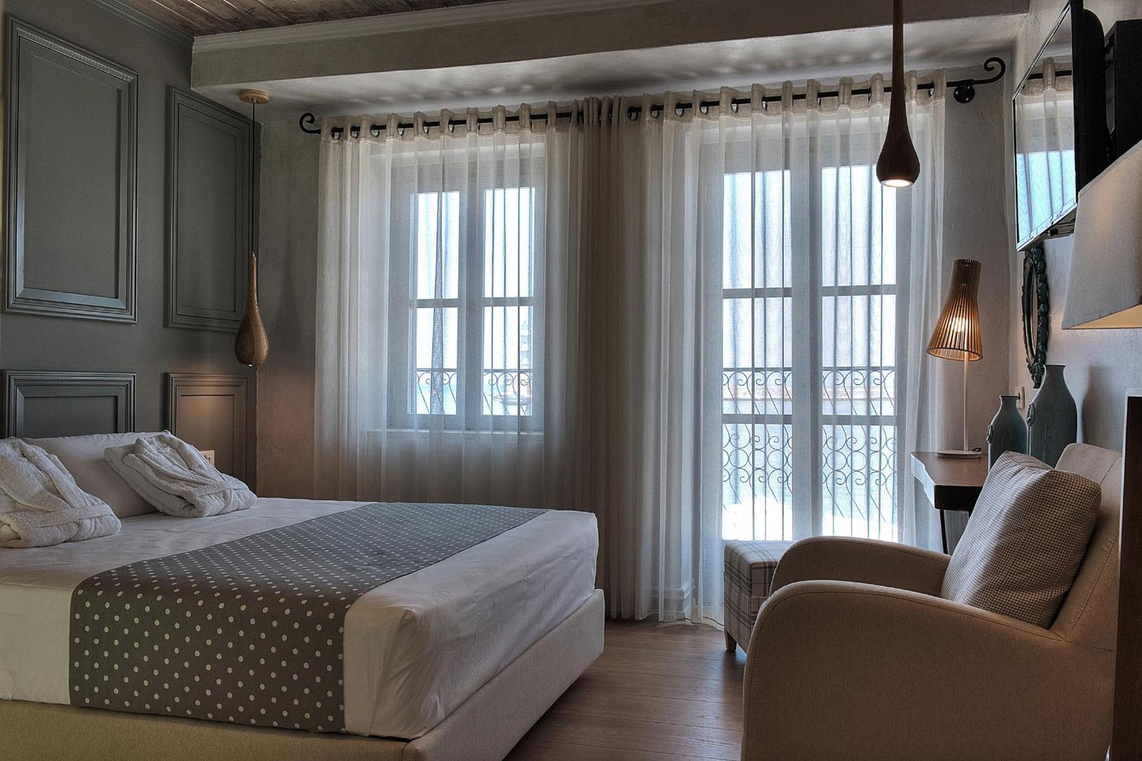 Deluxe room with Sea View and Balcony