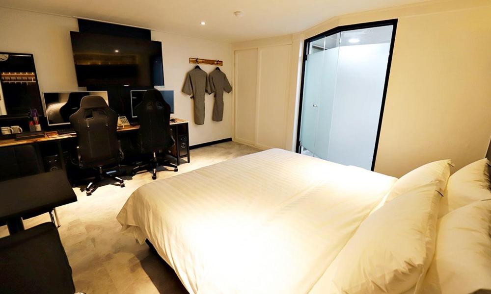 Premium Double Room photo 2