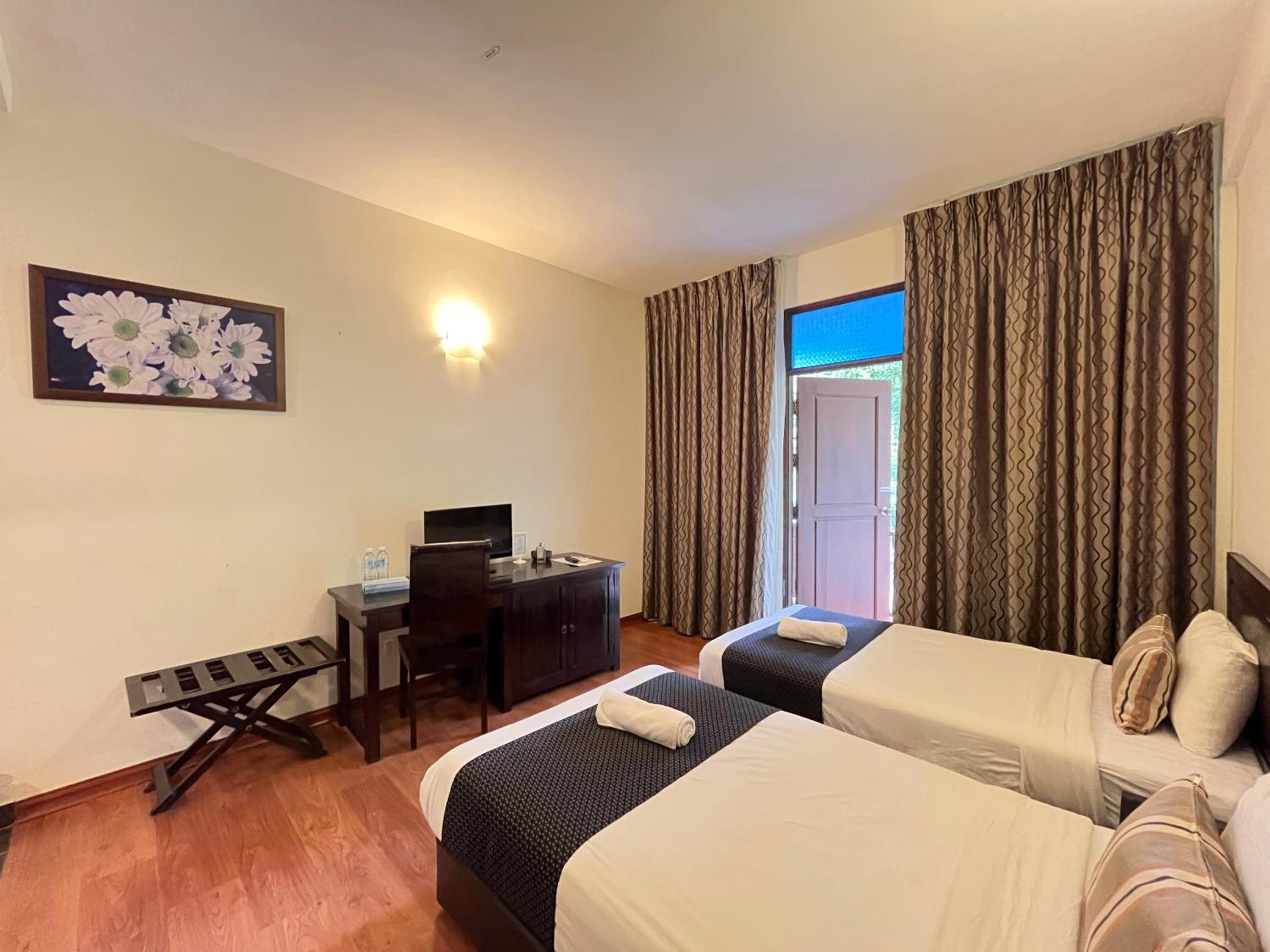 Deluxe Twin Room photo 3