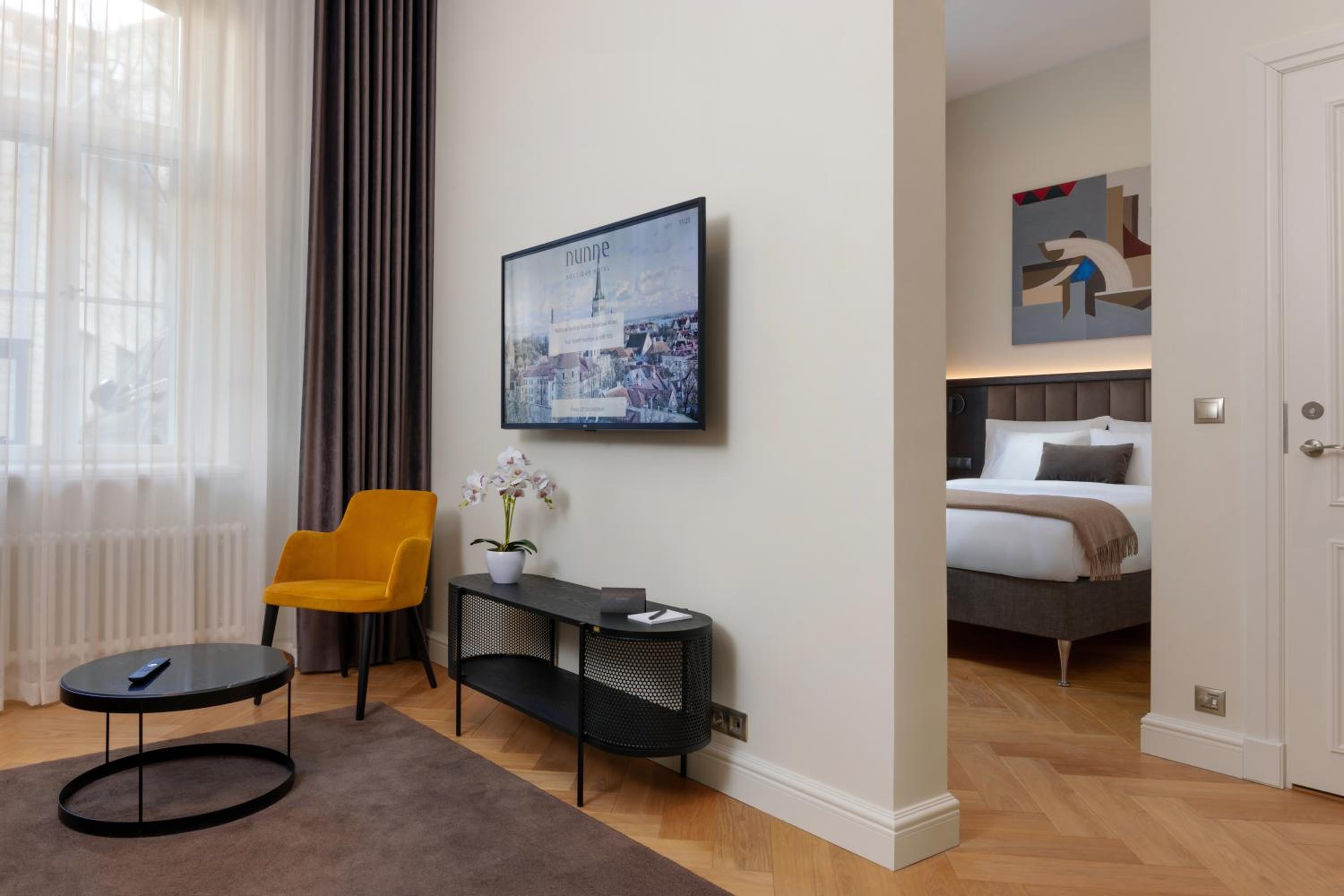 Artist Suite with Spa Access photo 1