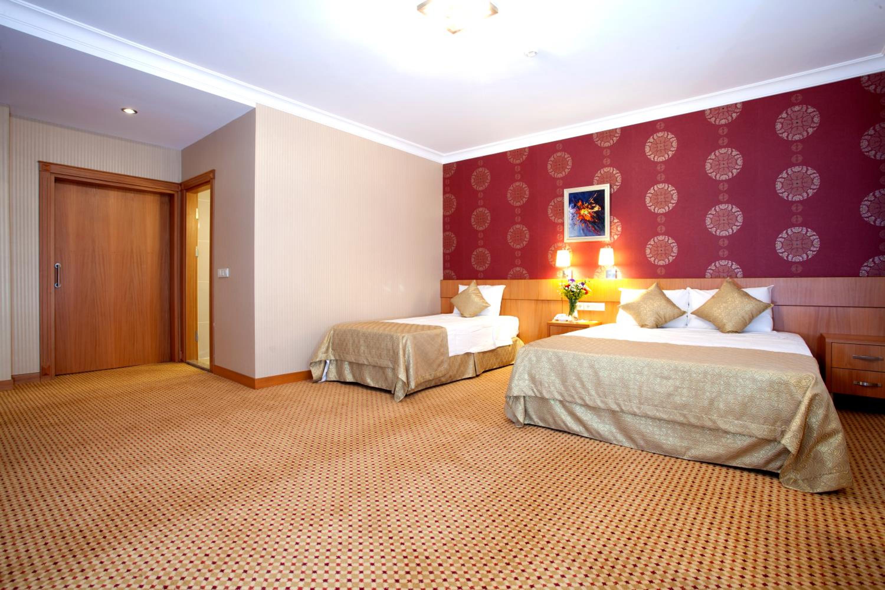 Deluxe Triple Room photo 3