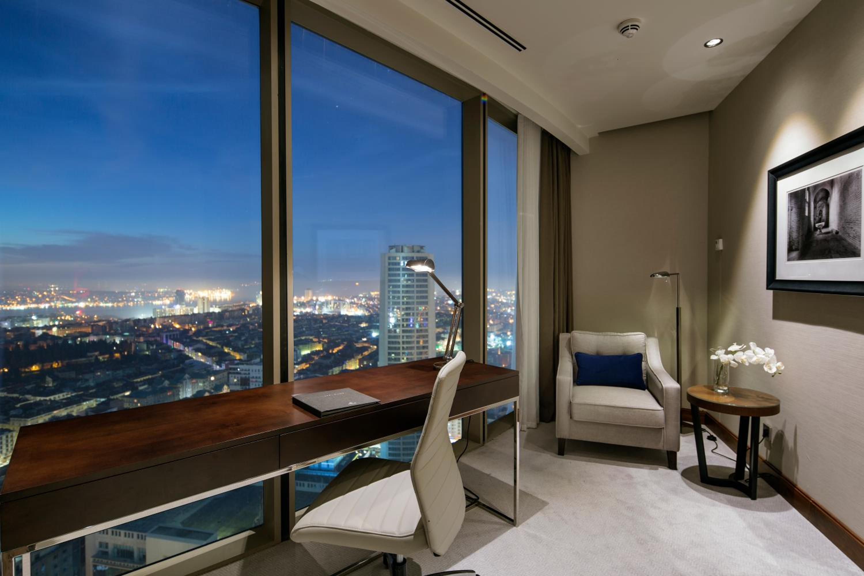 King Taksim Suite with Executive Lounge Access