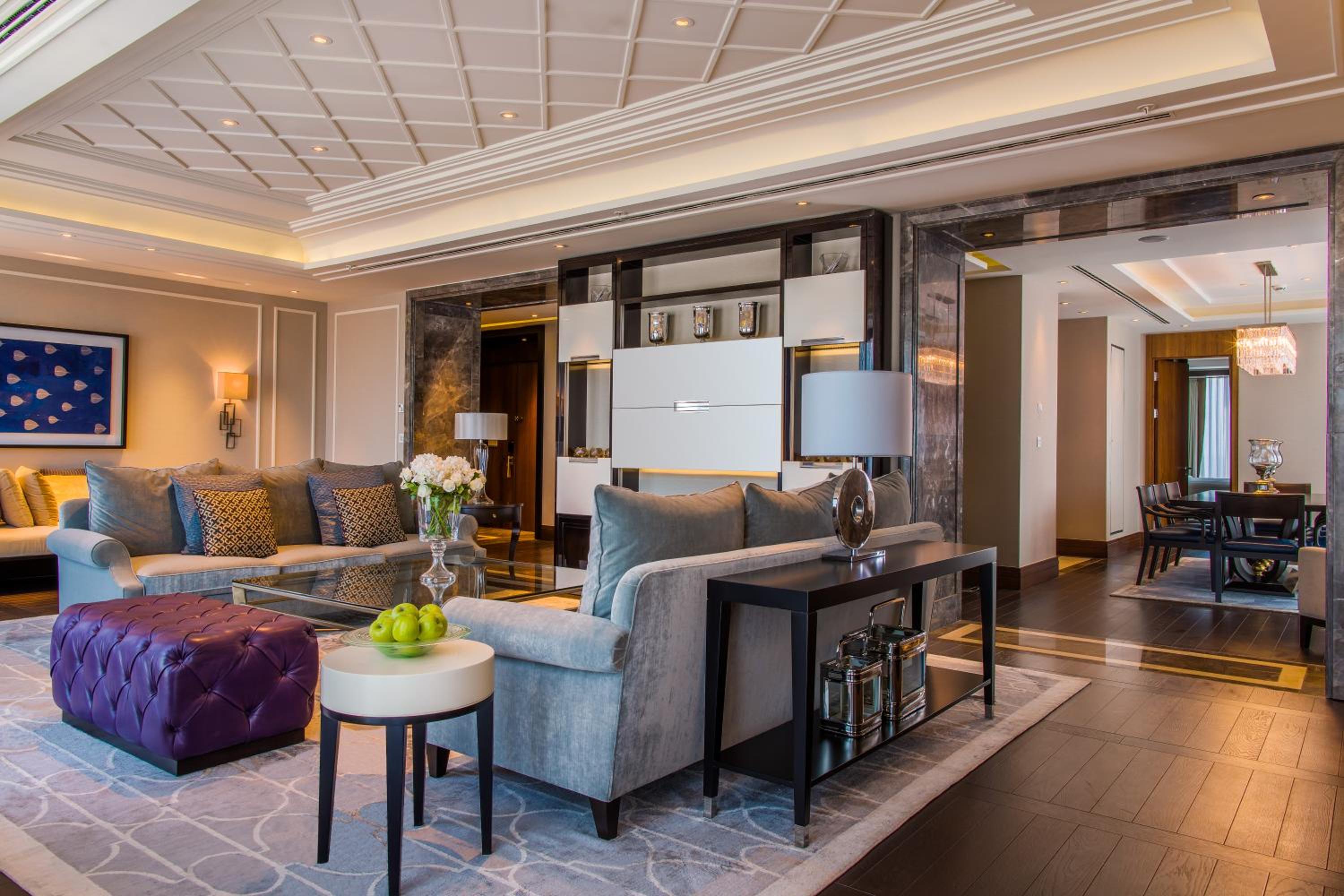 King Diplomat Suite with Executive Lounge Access