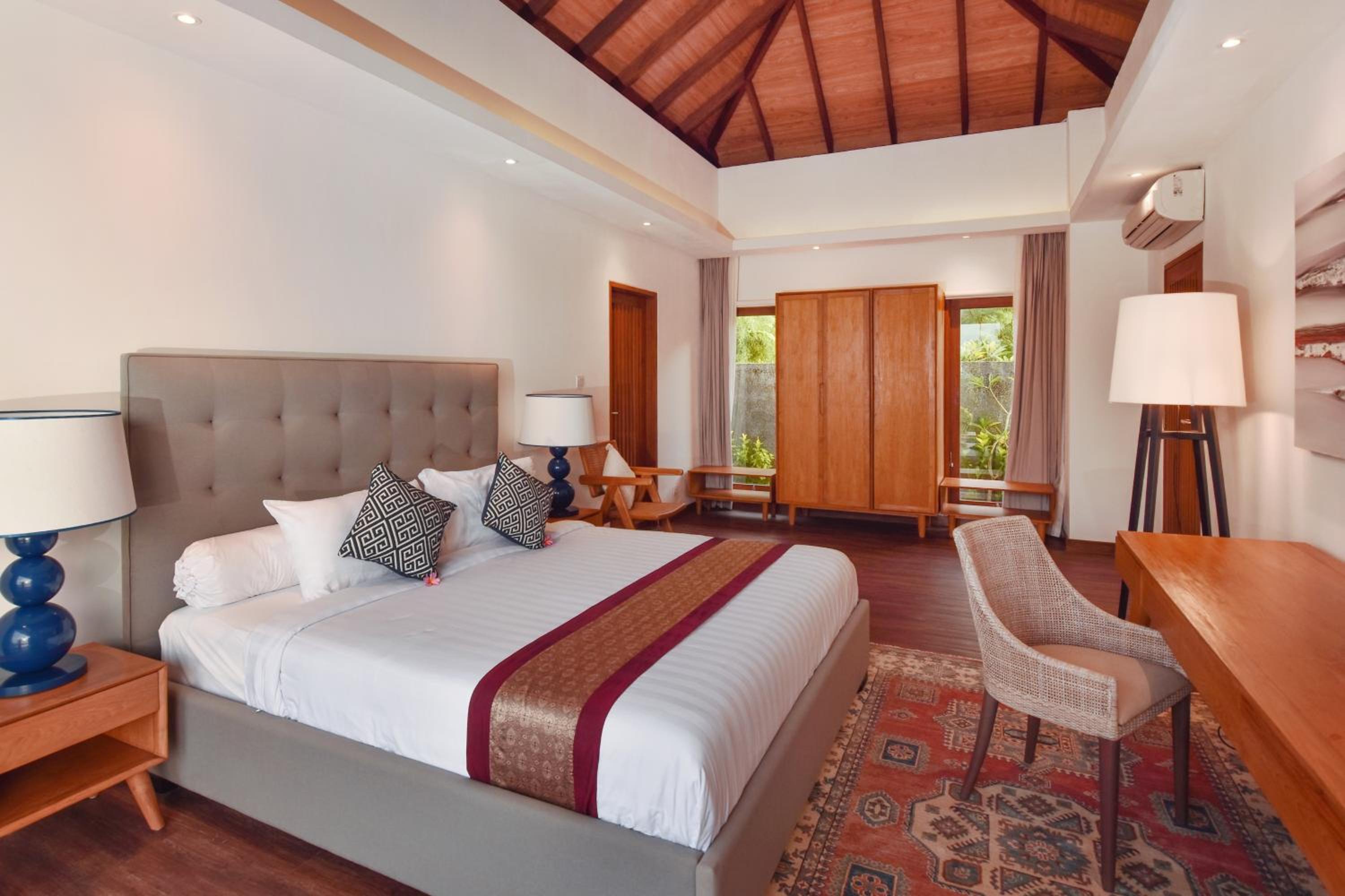 Two Bedroom Ocean View Villa - Photo 22