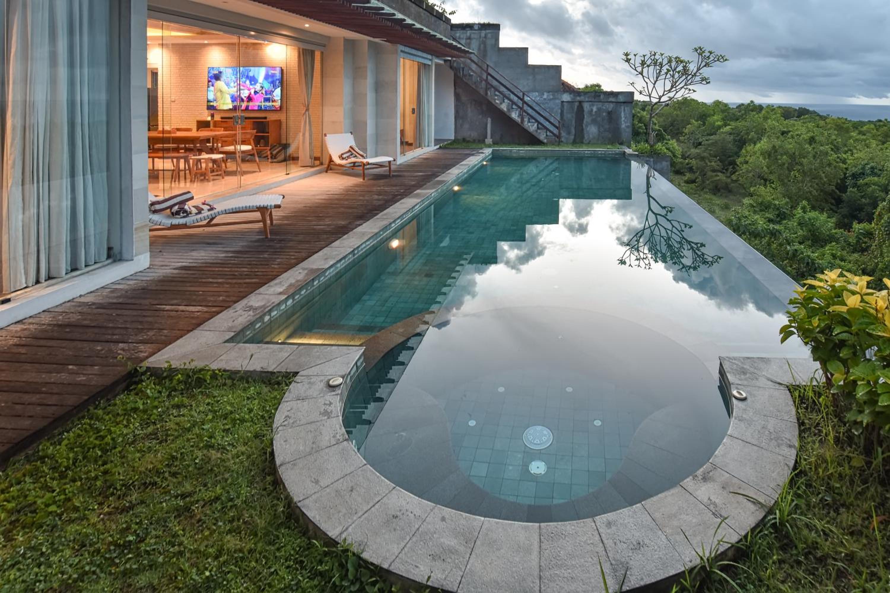 Two Bedroom Ocean View Villa - Photo 10