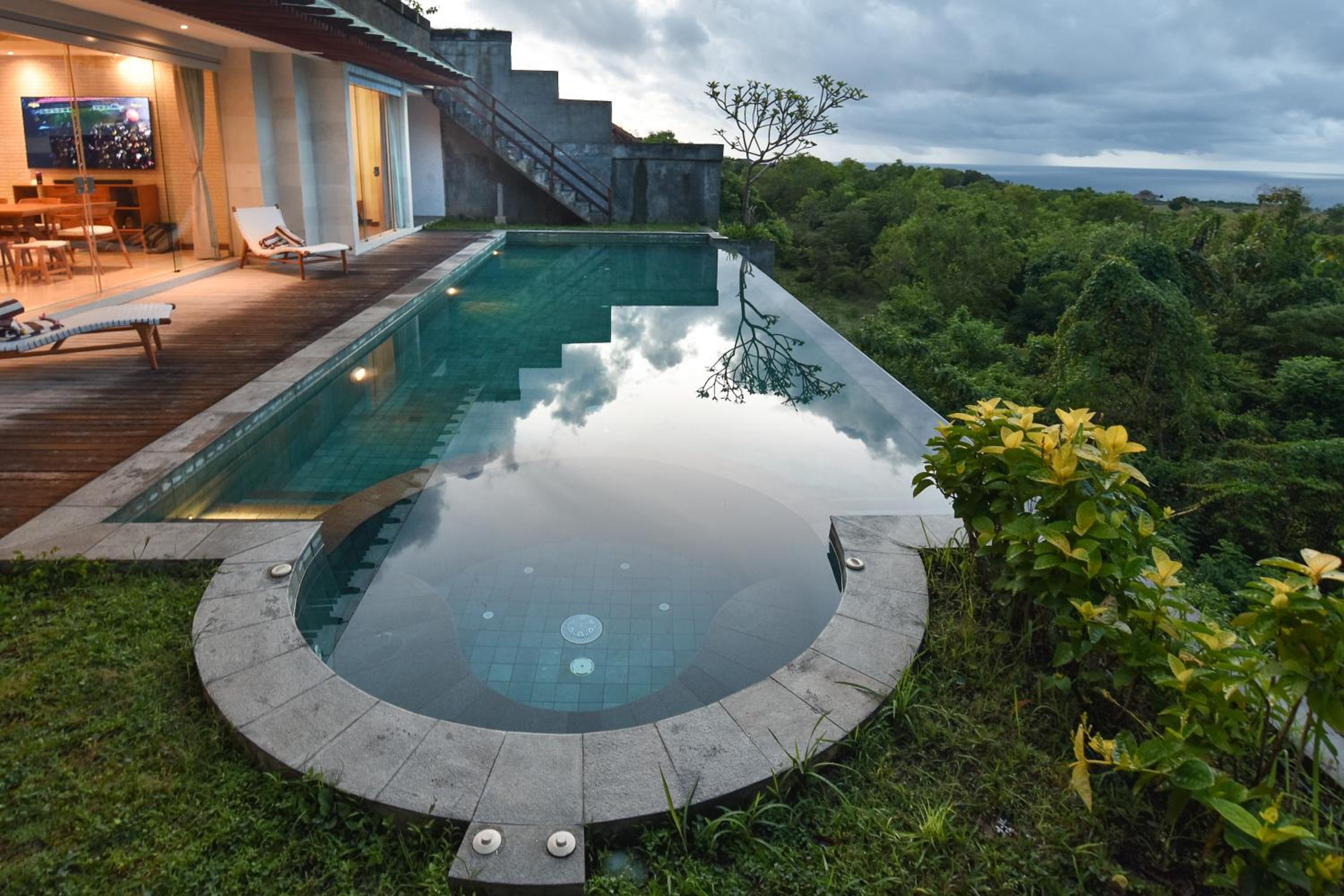 Two Bedroom Ocean View Villa - Photo 5
