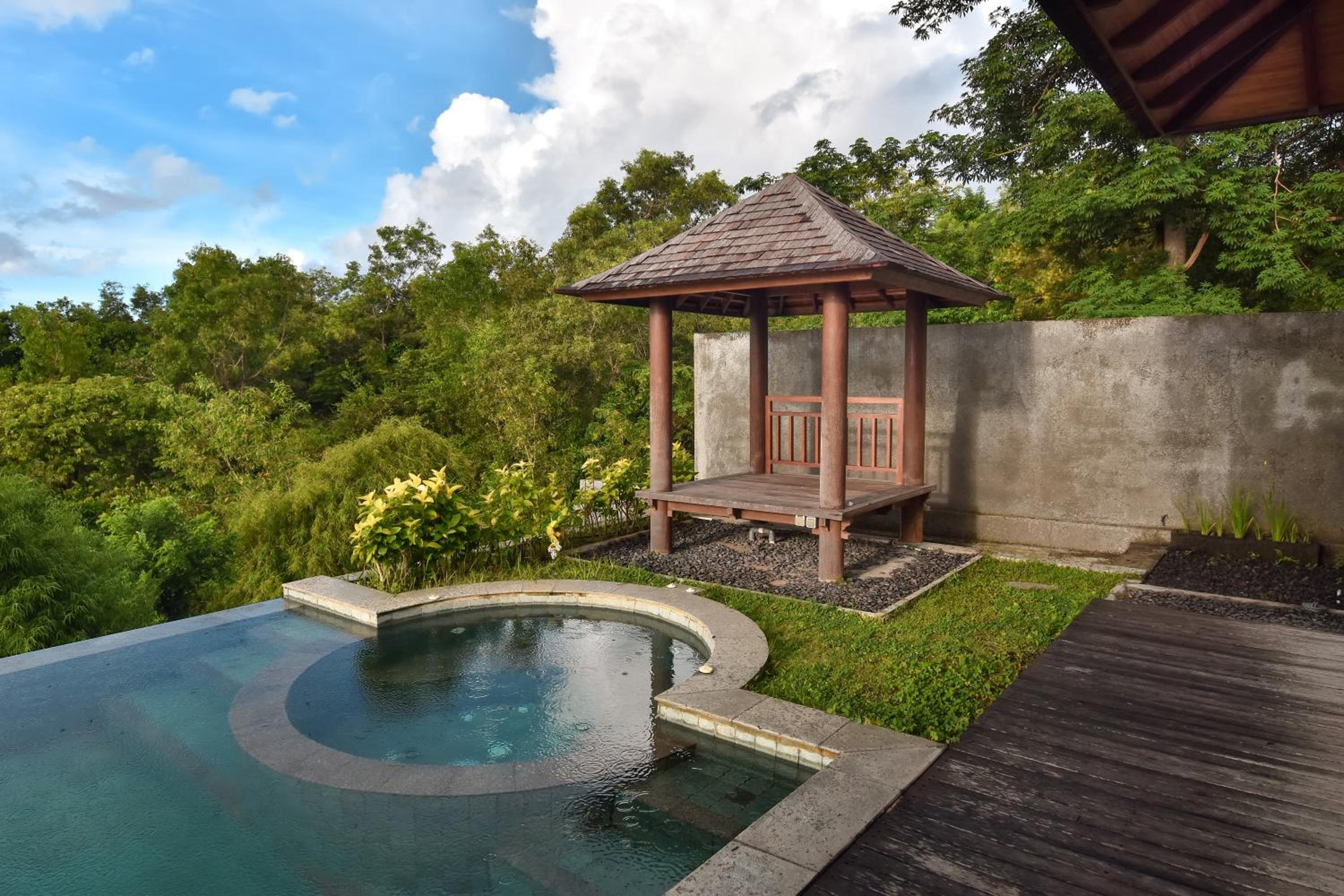 Two Bedroom Ocean View Villa - Photo 7
