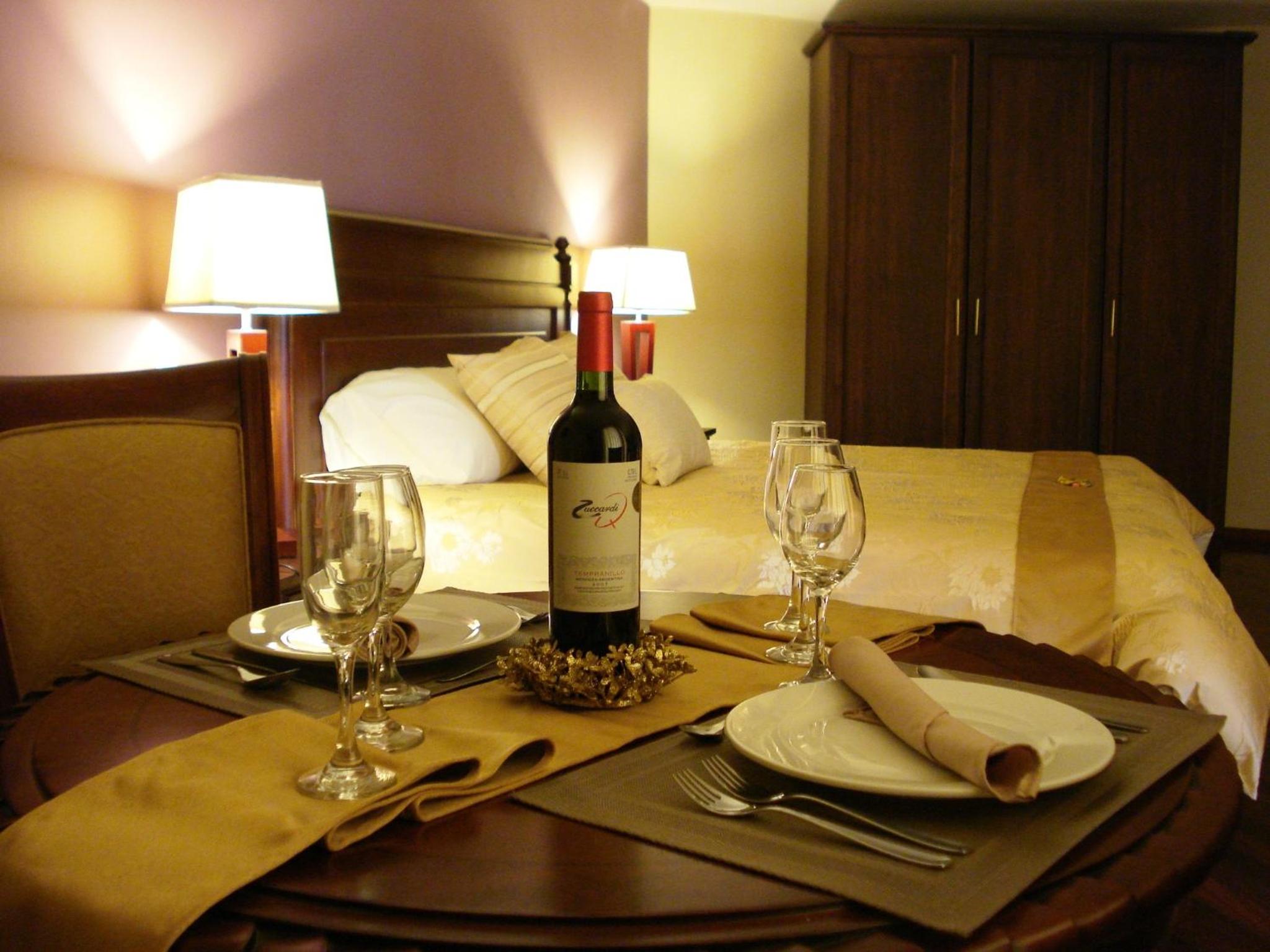Deluxe Suite with Spa Bath photo 3