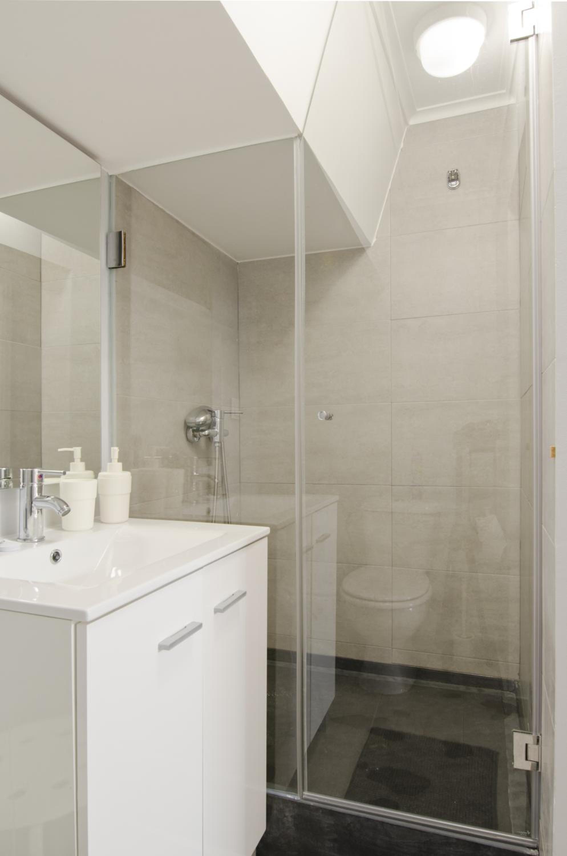 Triple Room With Private Bathroom photo 3